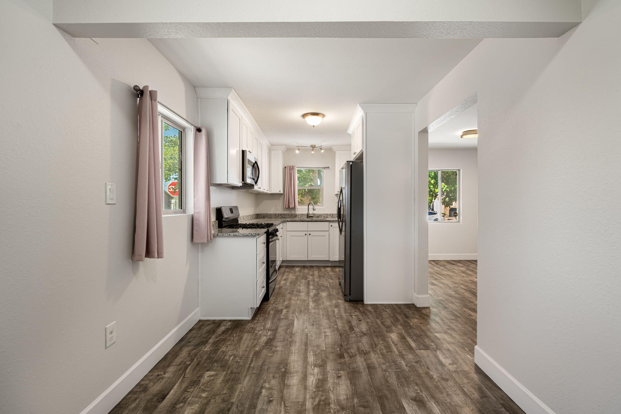 2904 WASHINGTON Street NE