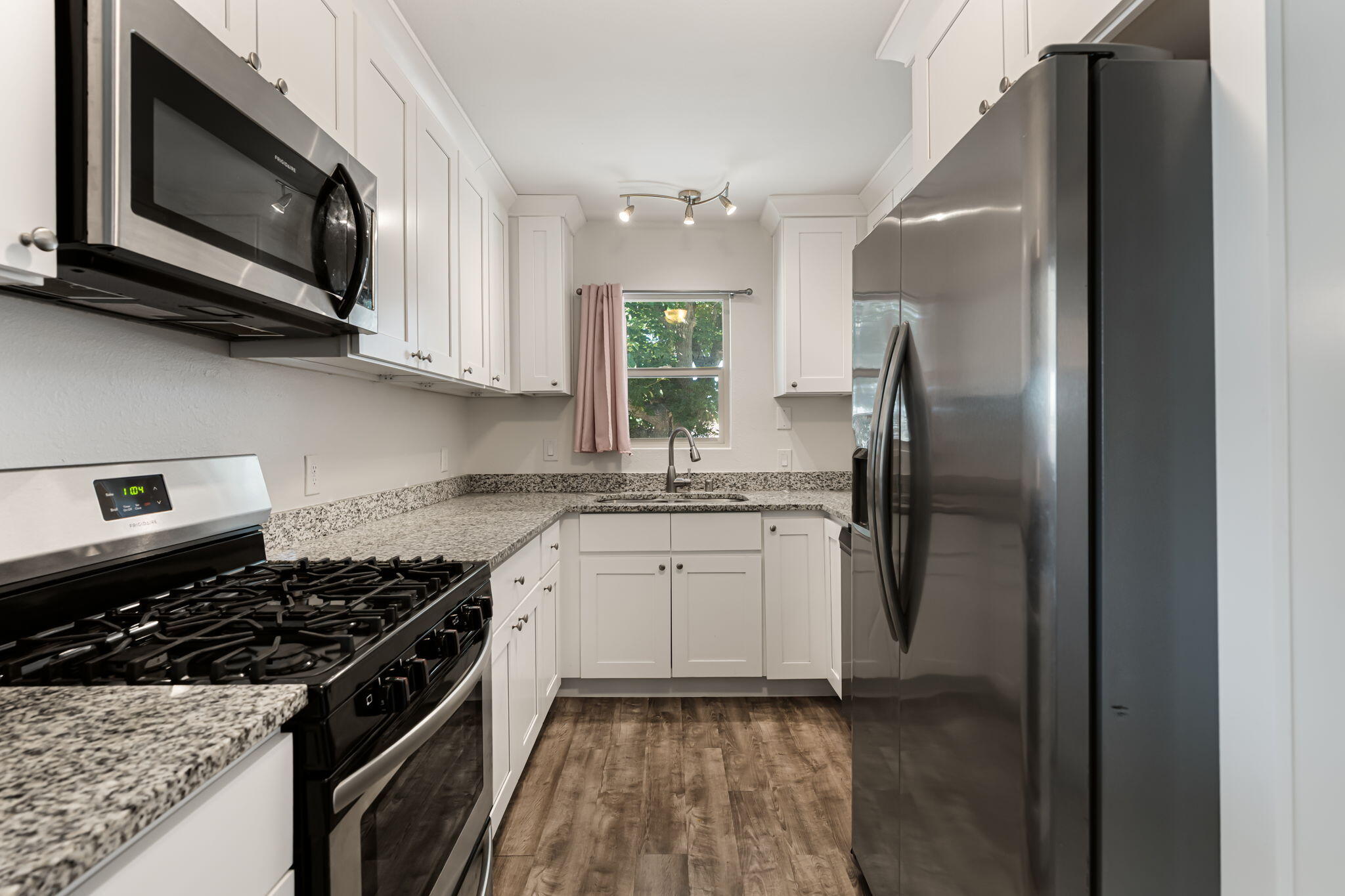 2904 WASHINGTON Street NE