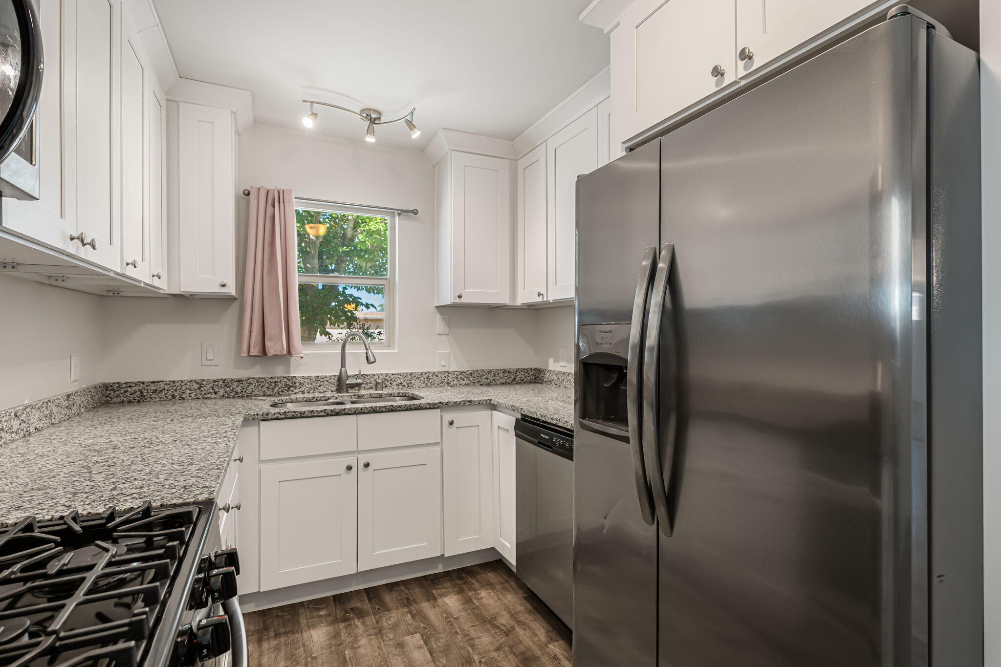 2904 WASHINGTON Street NE