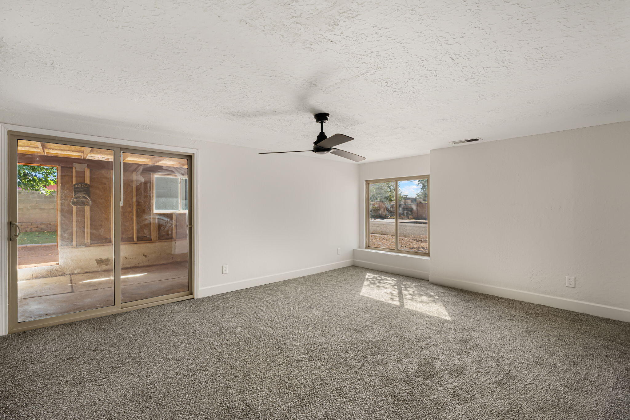 2904 WASHINGTON Street NE