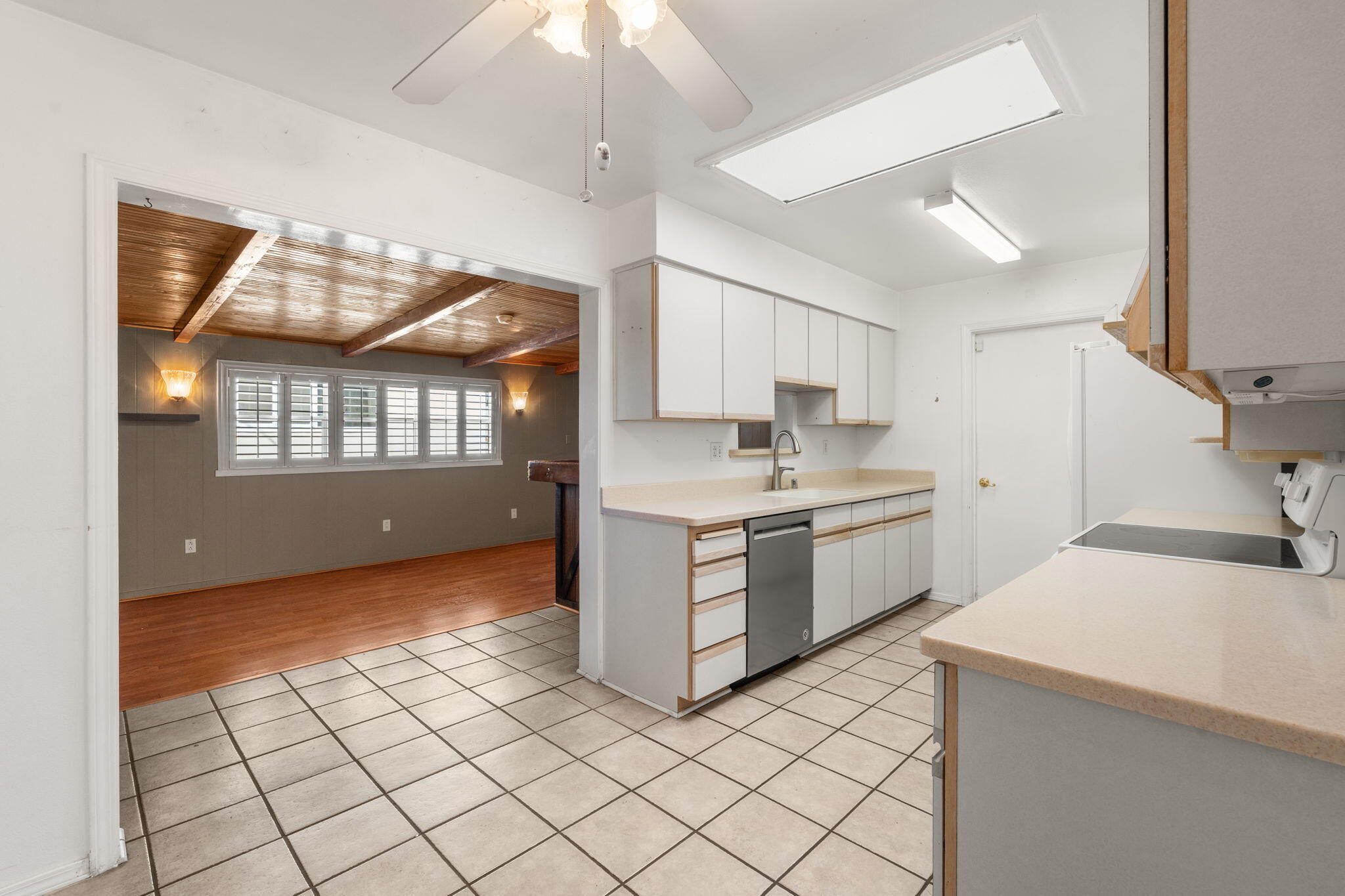 12805 Mountain View Avenue NE