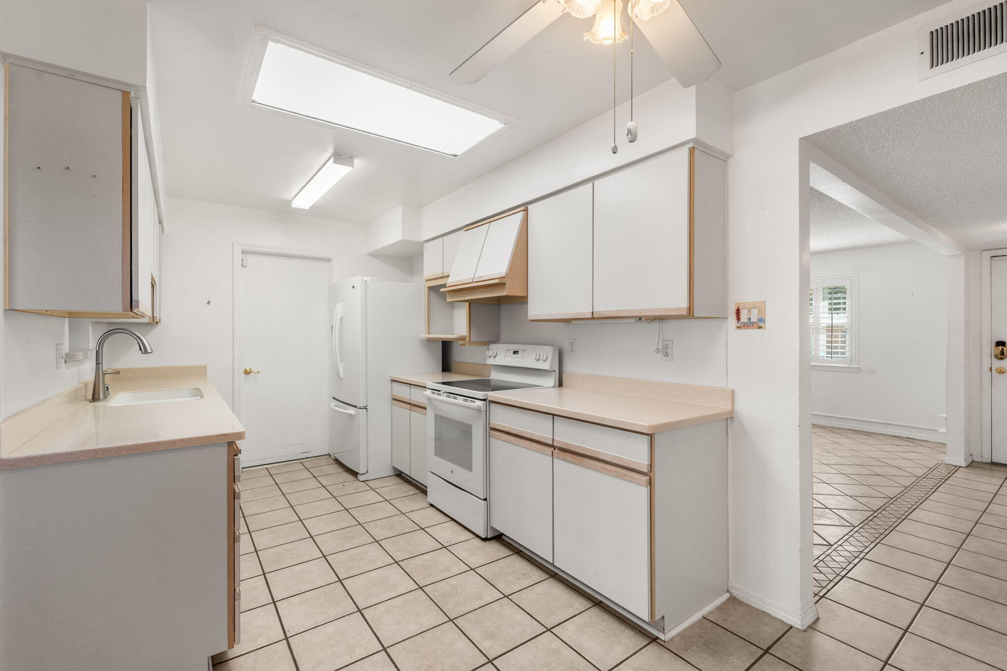 12805 Mountain View Avenue NE