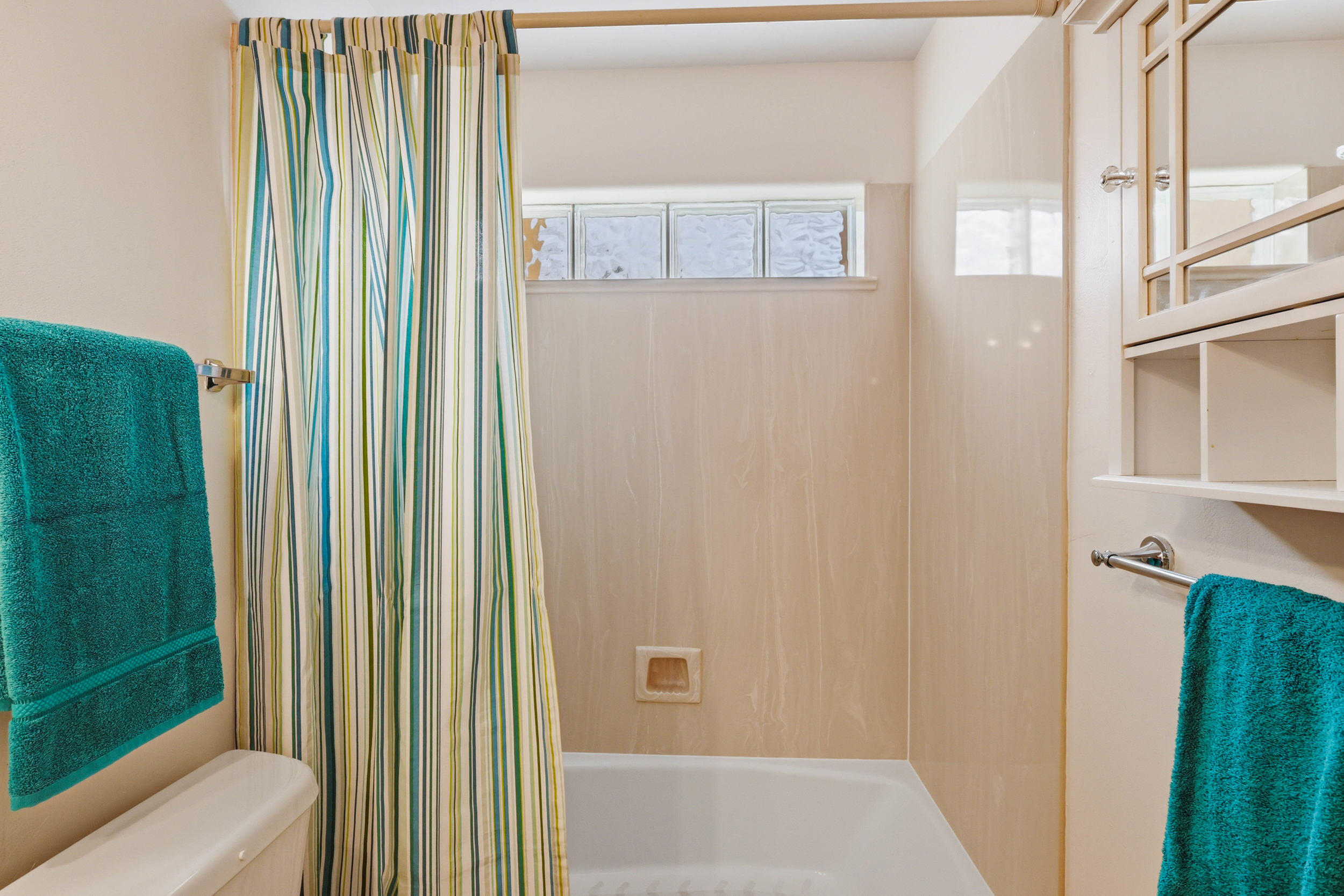 7309 Hawthorn Avenue NE