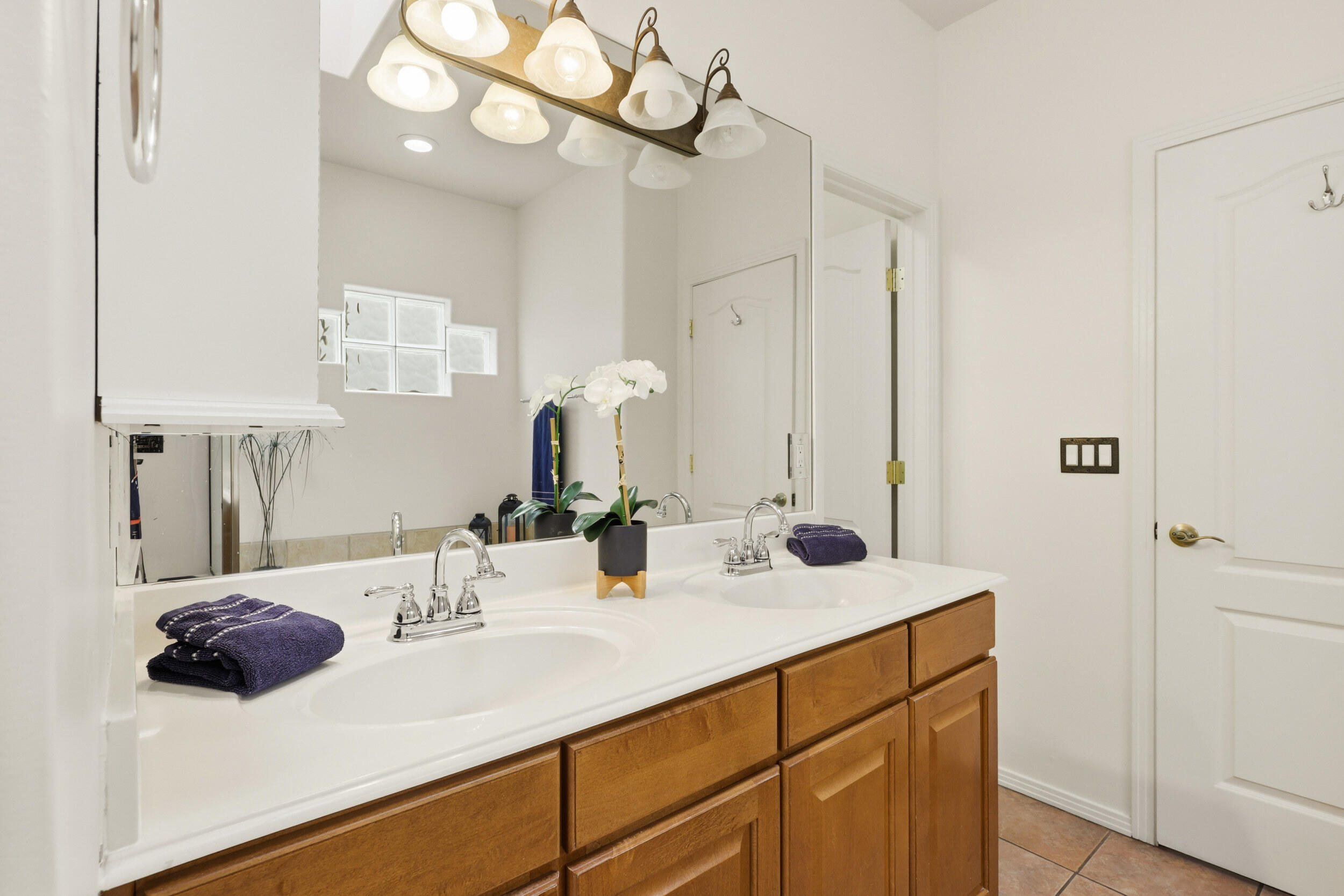 7309 Hawthorn Avenue NE