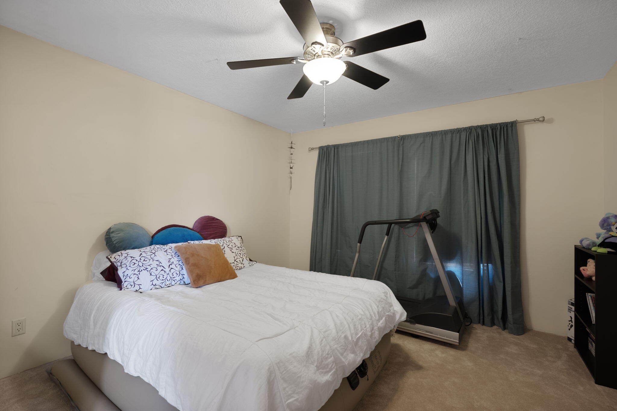 6604 Paddington NE