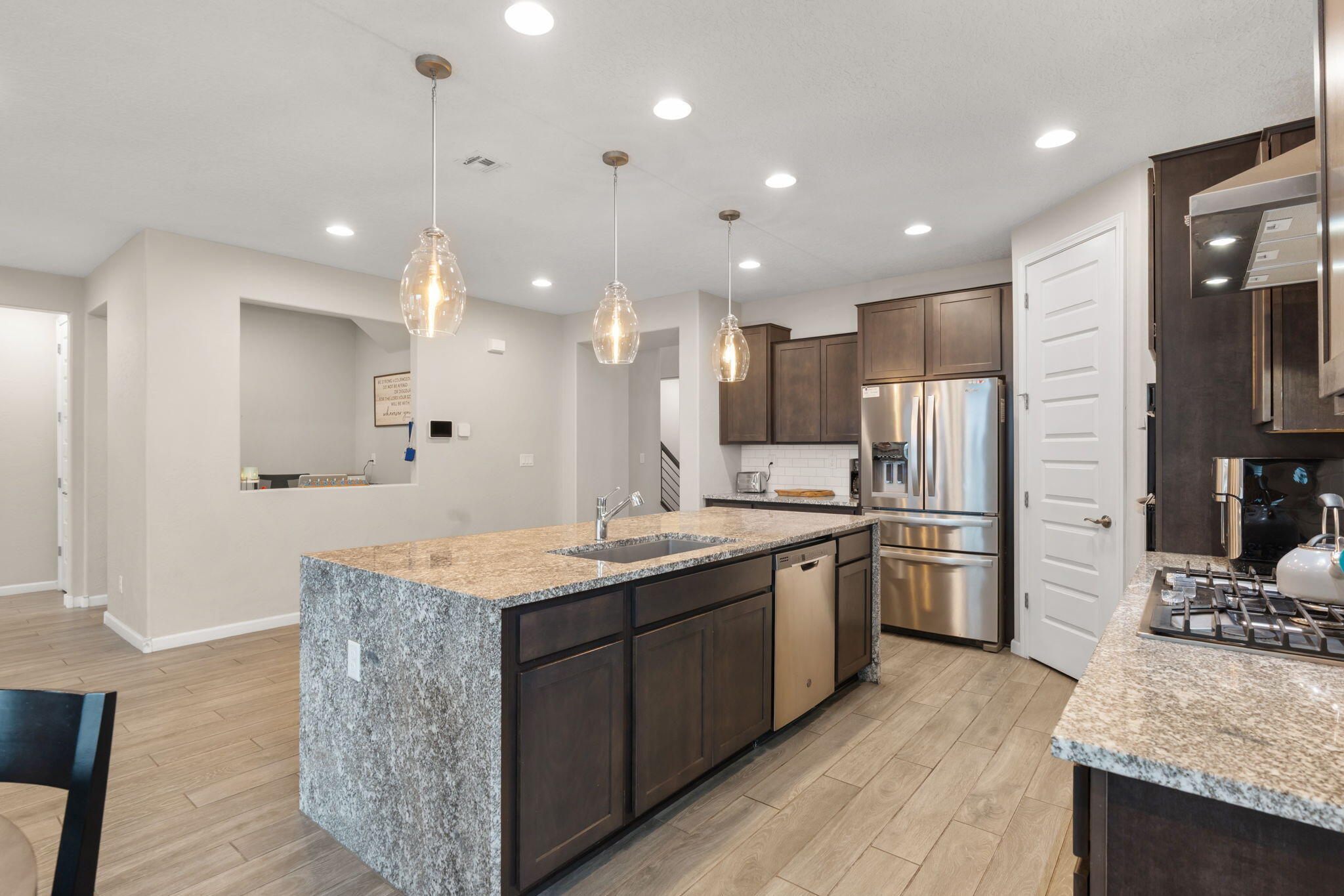 2802 Kings Canyon Loop NE