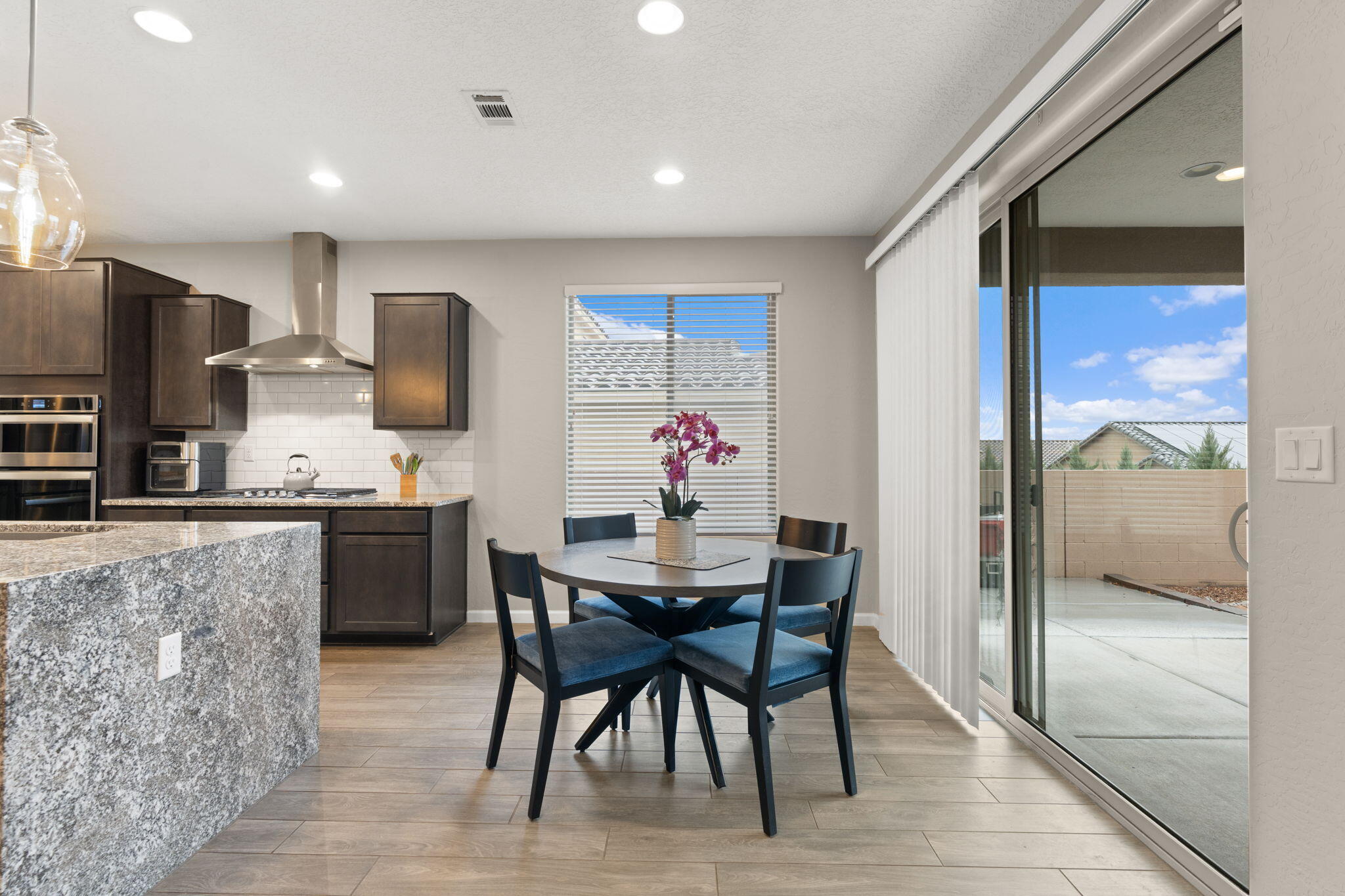 2802 Kings Canyon Loop NE