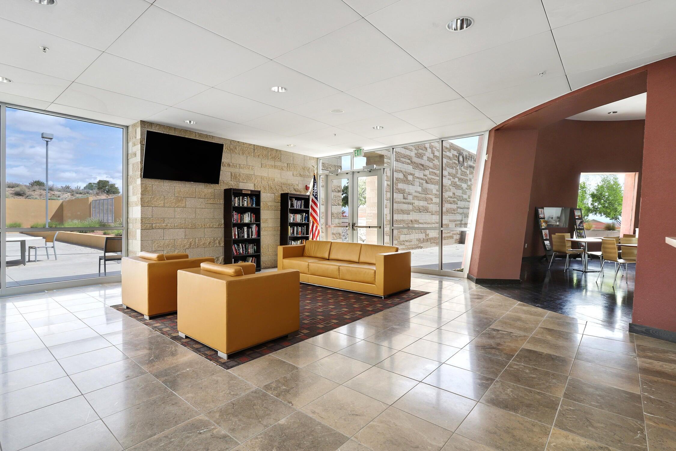 2802 Kings Canyon Loop NE