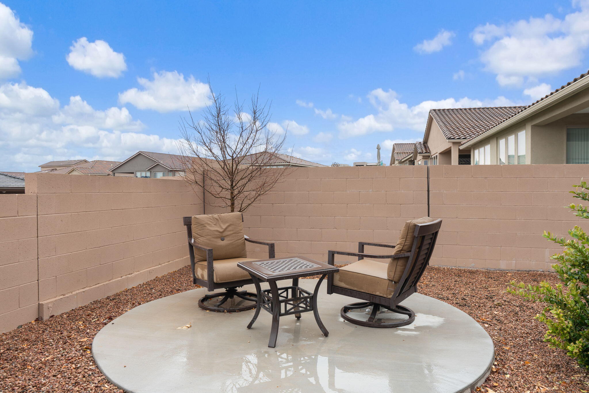 2802 Kings Canyon Loop NE