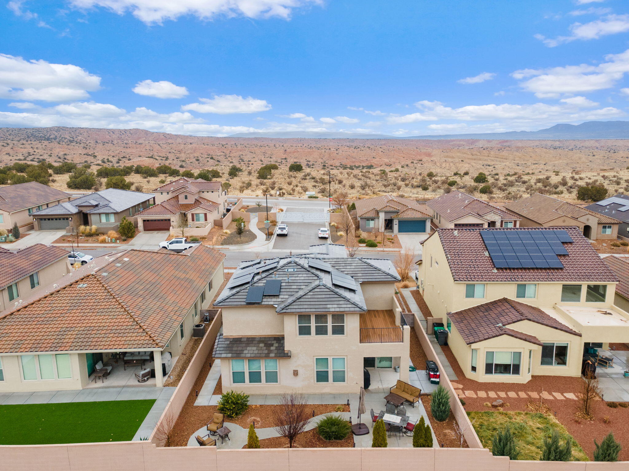 2802 Kings Canyon Loop NE