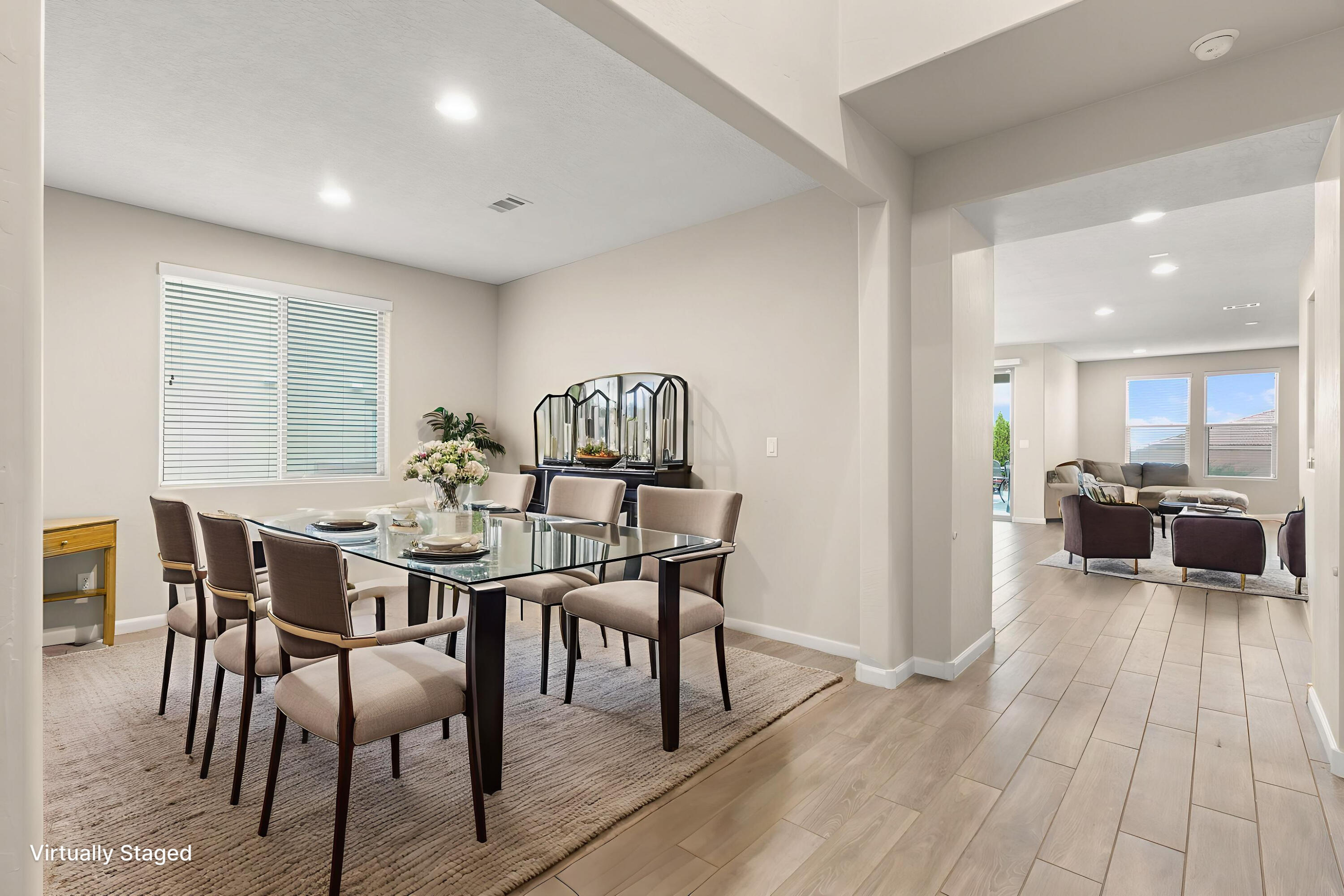 2802 Kings Canyon Loop NE