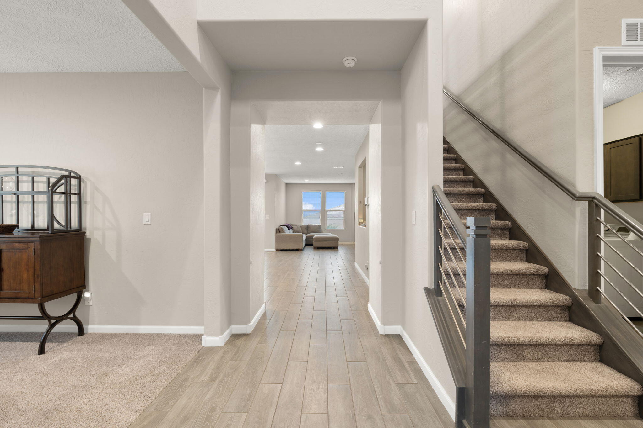 2802 Kings Canyon Loop NE