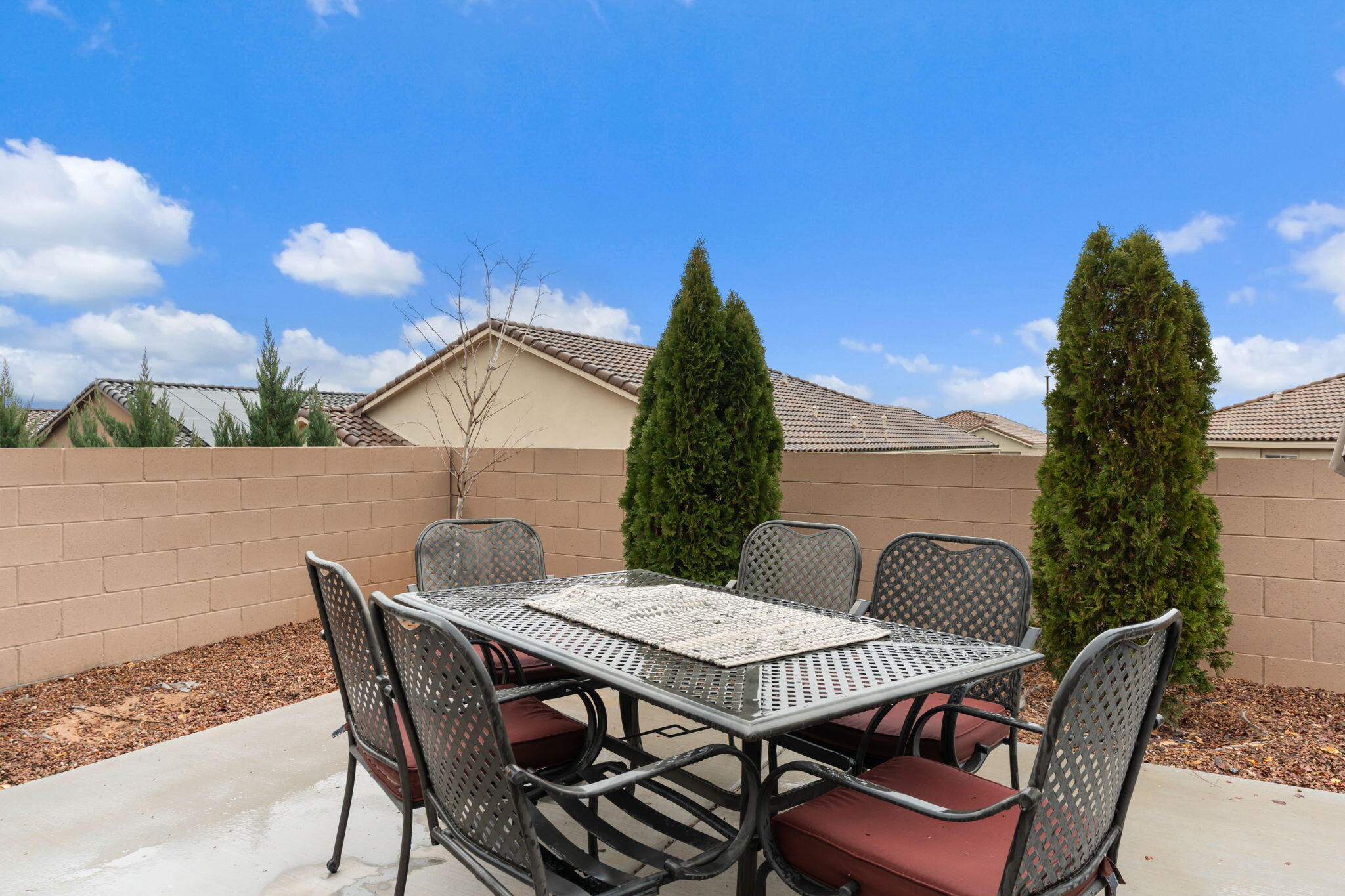 2802 Kings Canyon Loop NE