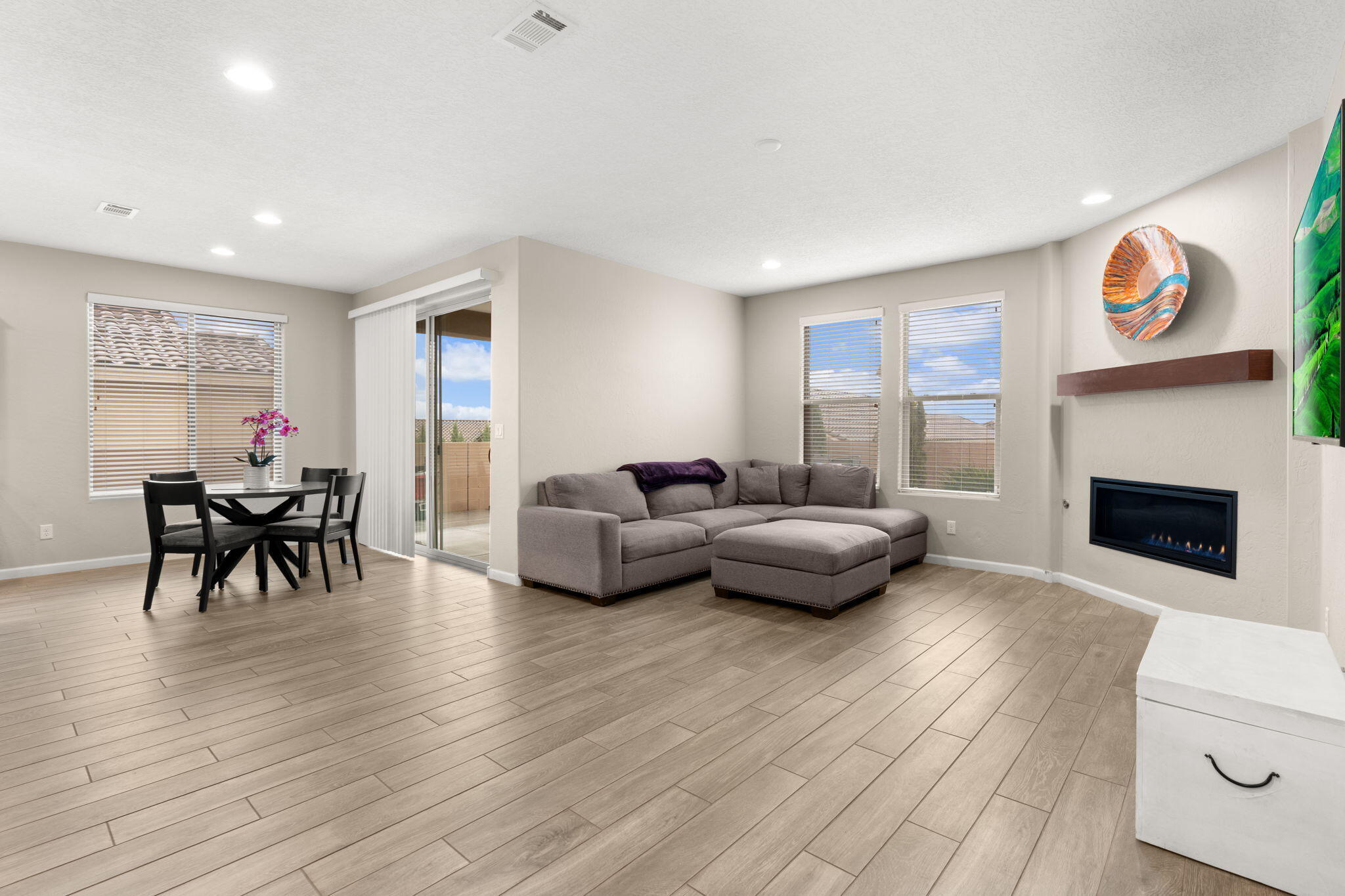 2802 Kings Canyon Loop NE