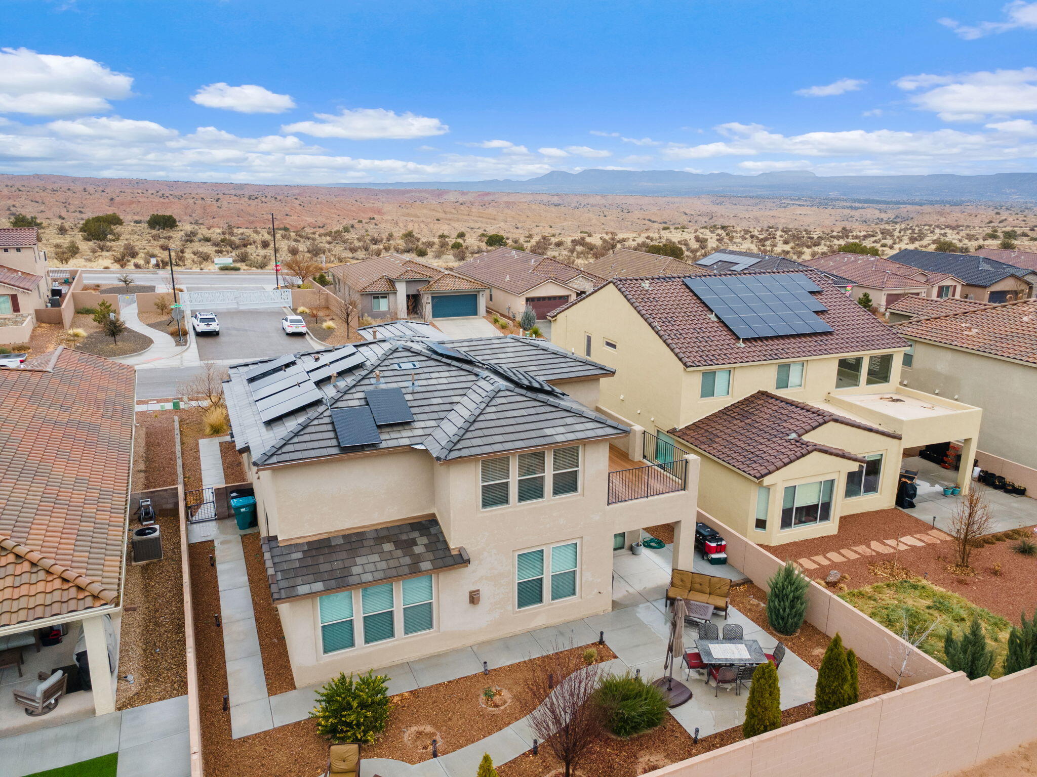 2802 Kings Canyon Loop NE