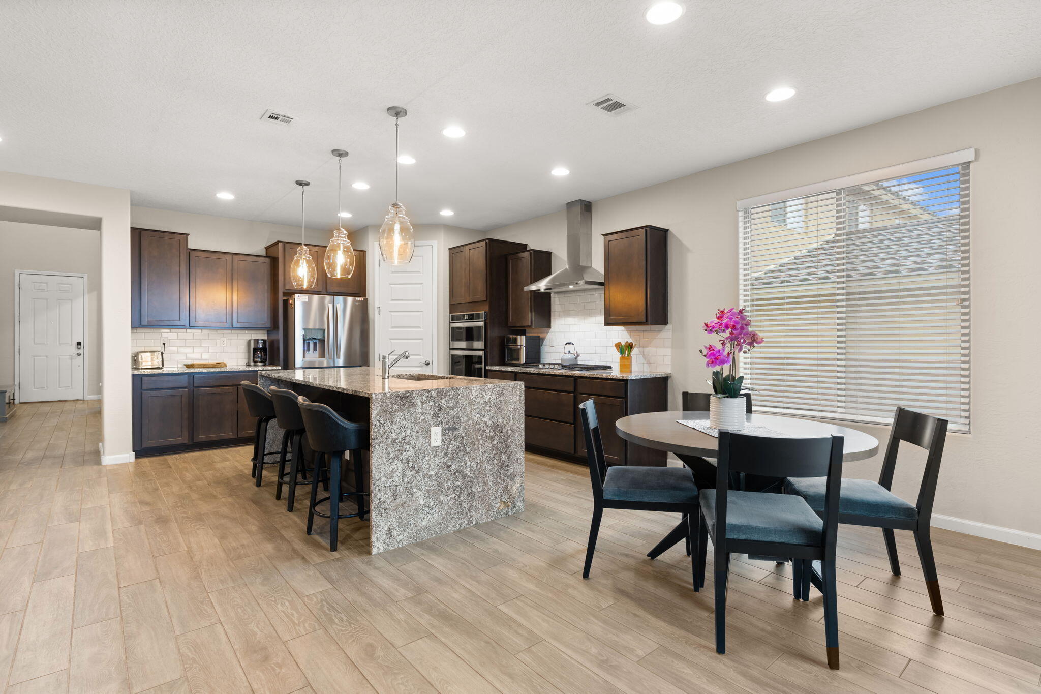 2802 Kings Canyon Loop NE