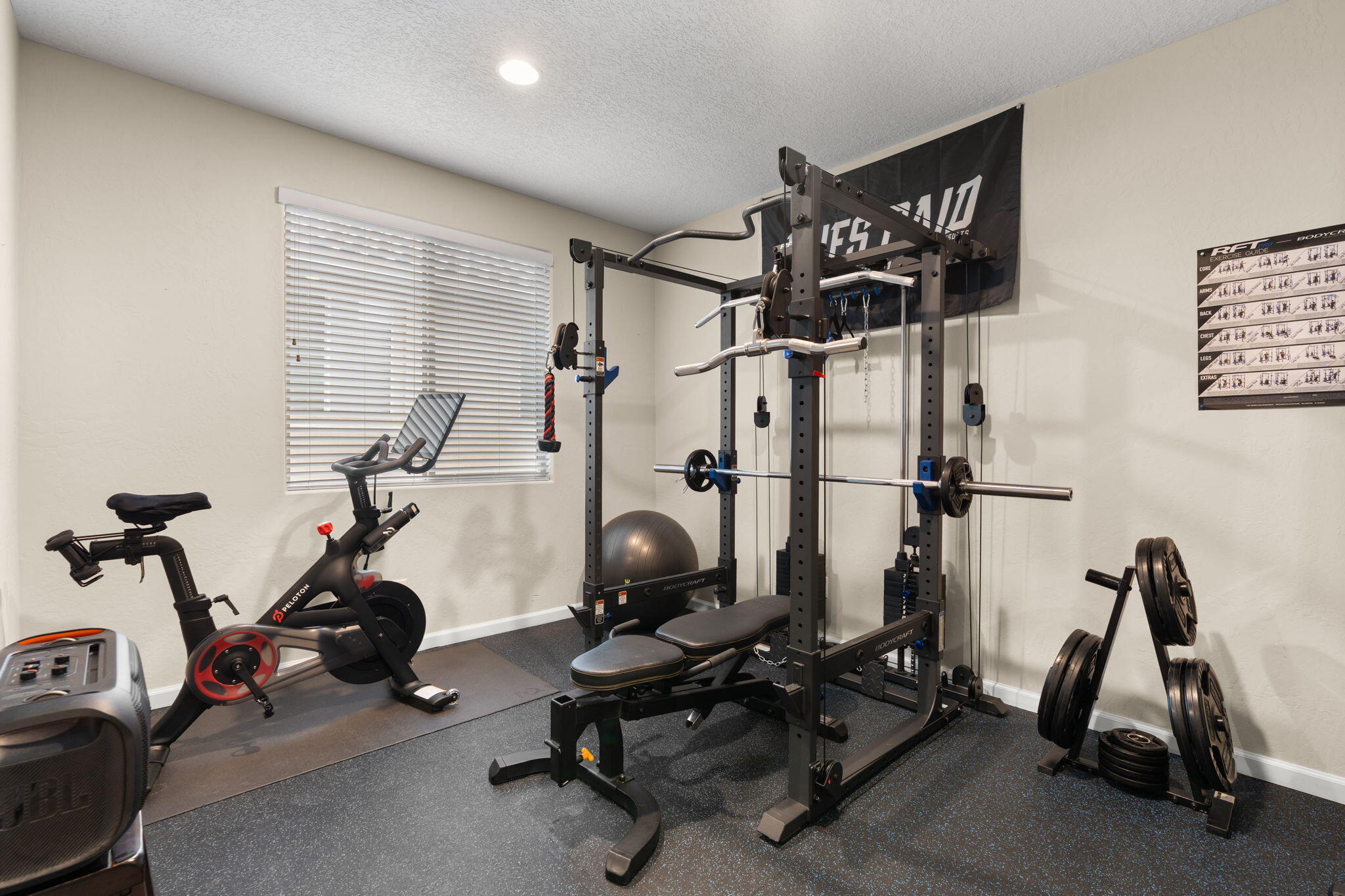 2802 Kings Canyon Loop NE