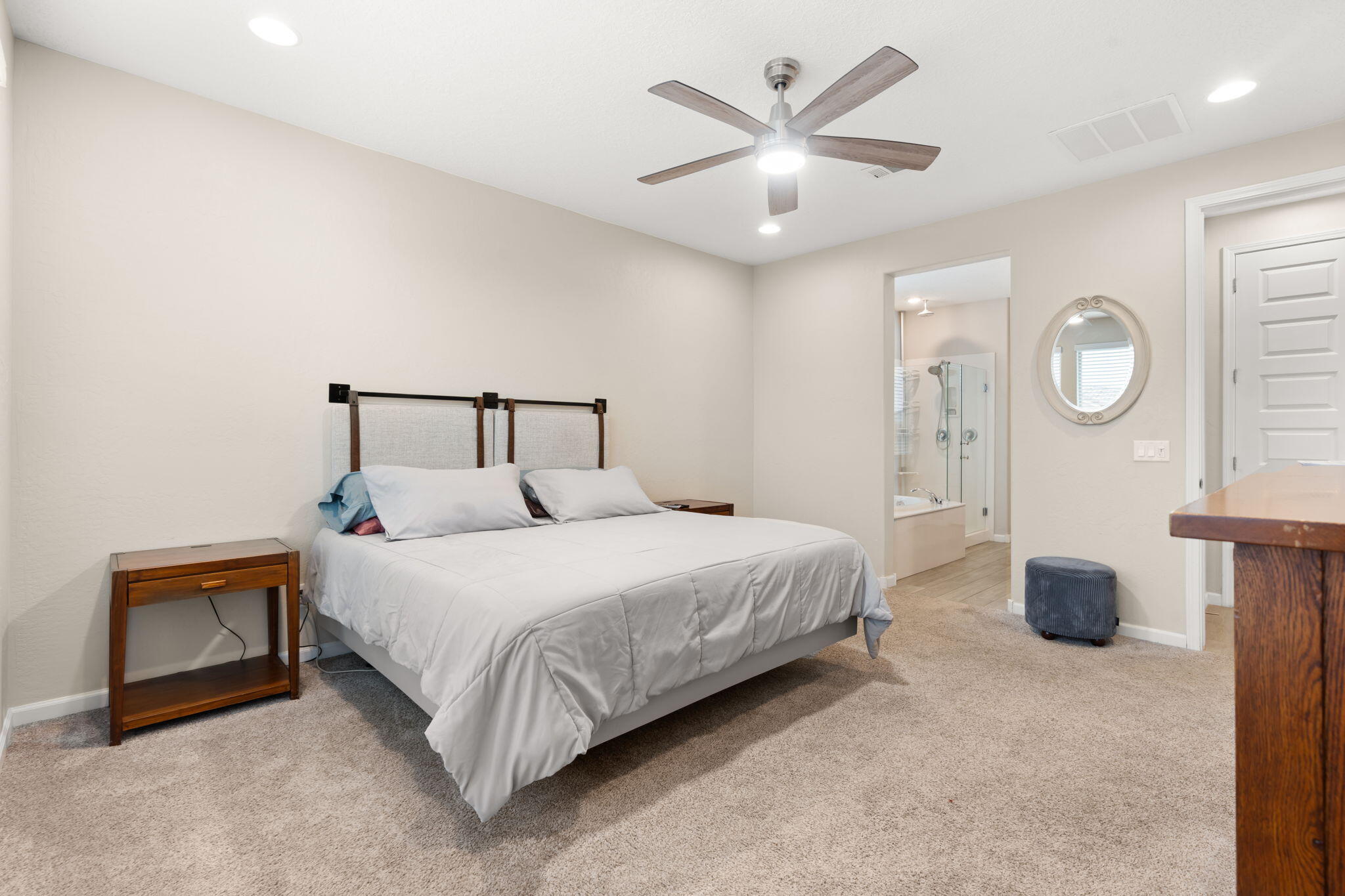 2802 Kings Canyon Loop NE