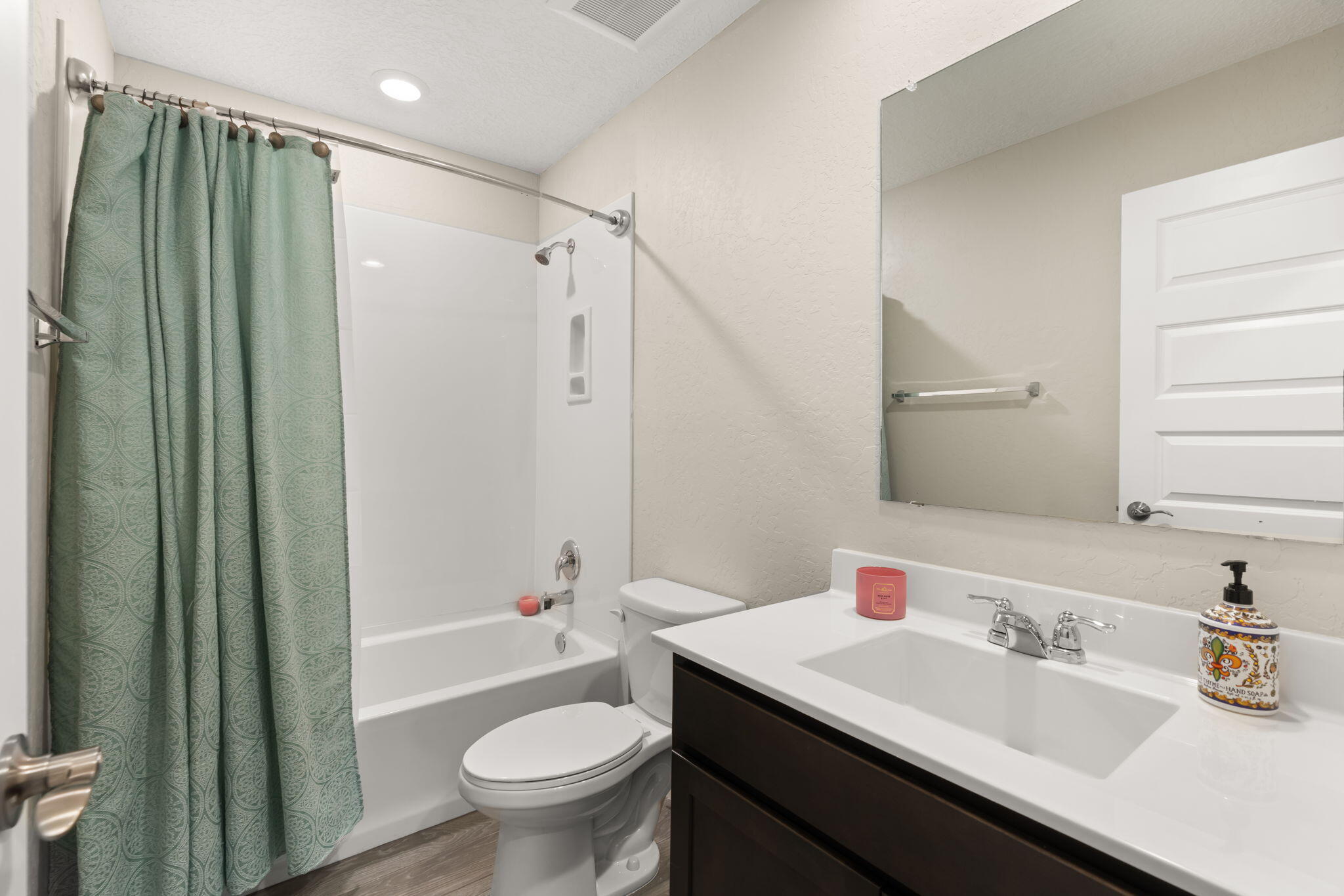 2802 Kings Canyon Loop NE