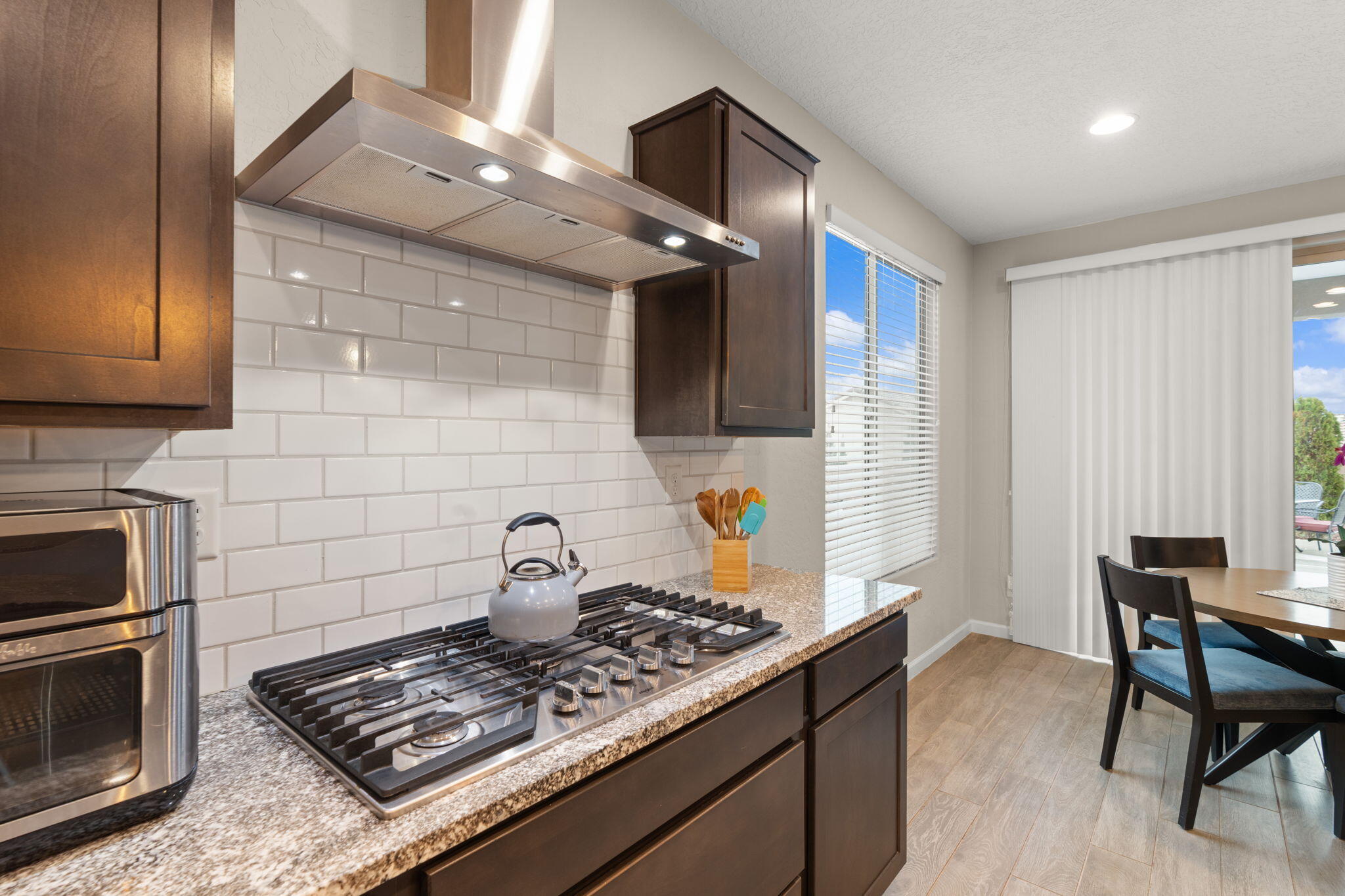 2802 Kings Canyon Loop NE