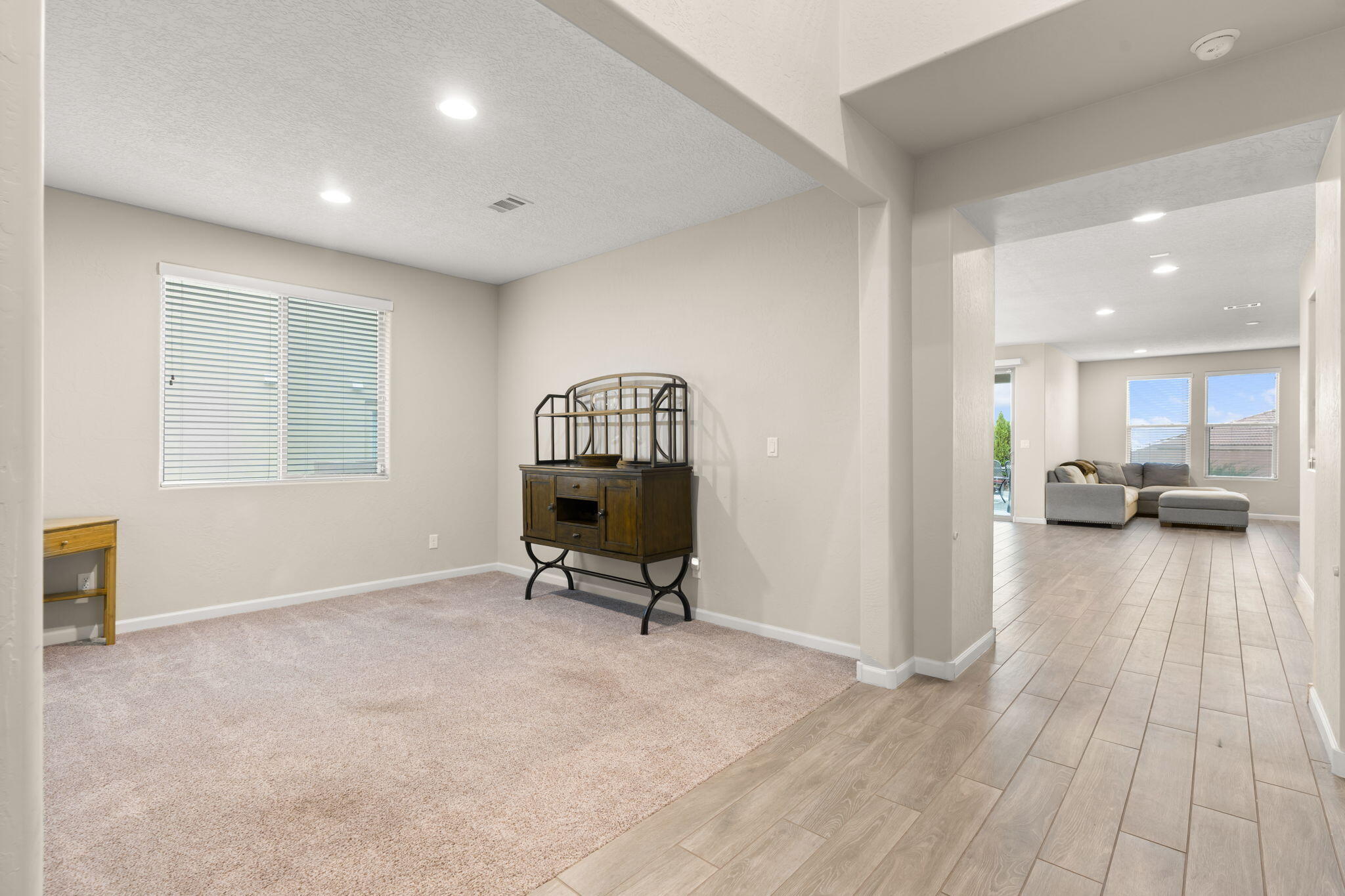 2802 Kings Canyon Loop NE