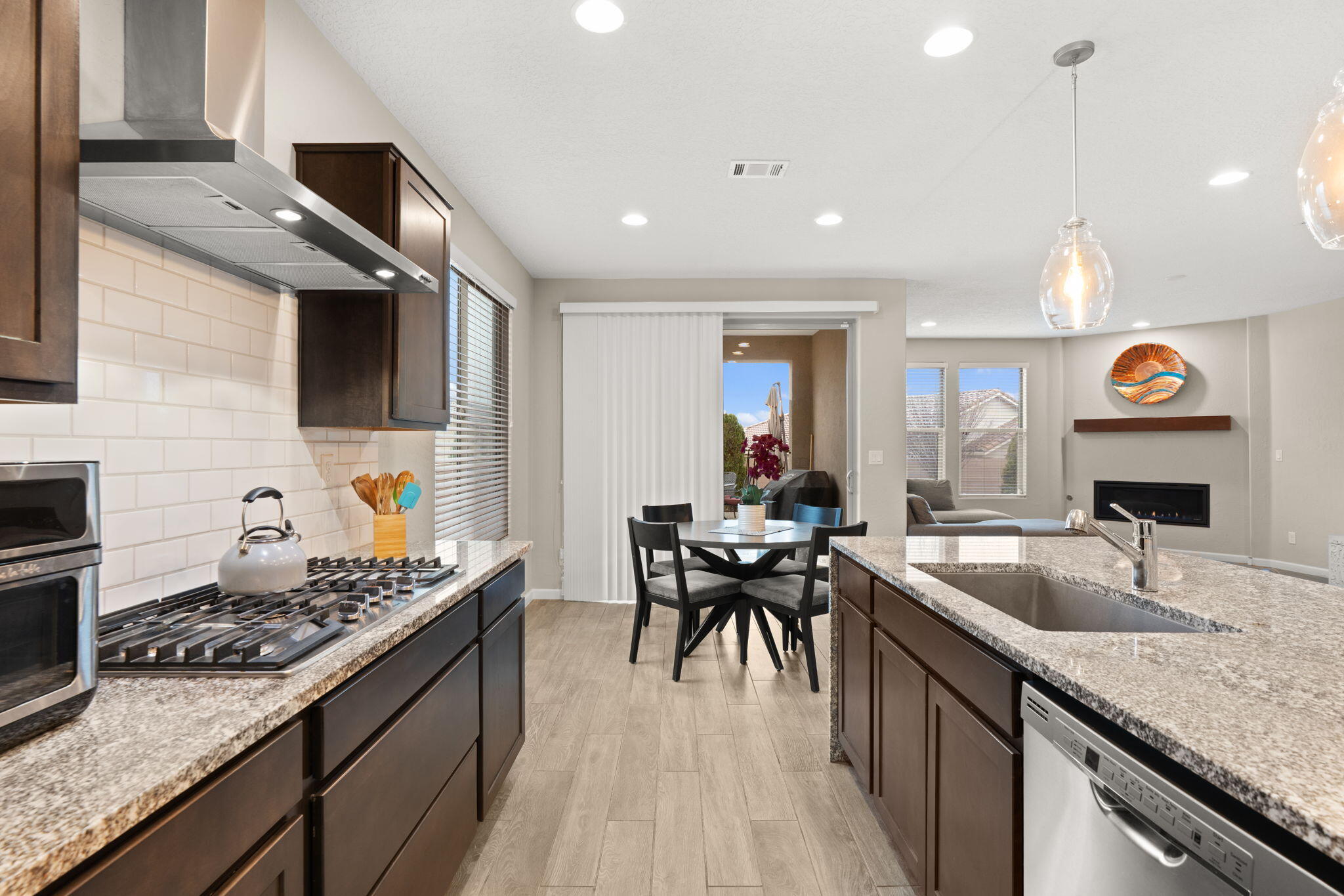 2802 Kings Canyon Loop NE