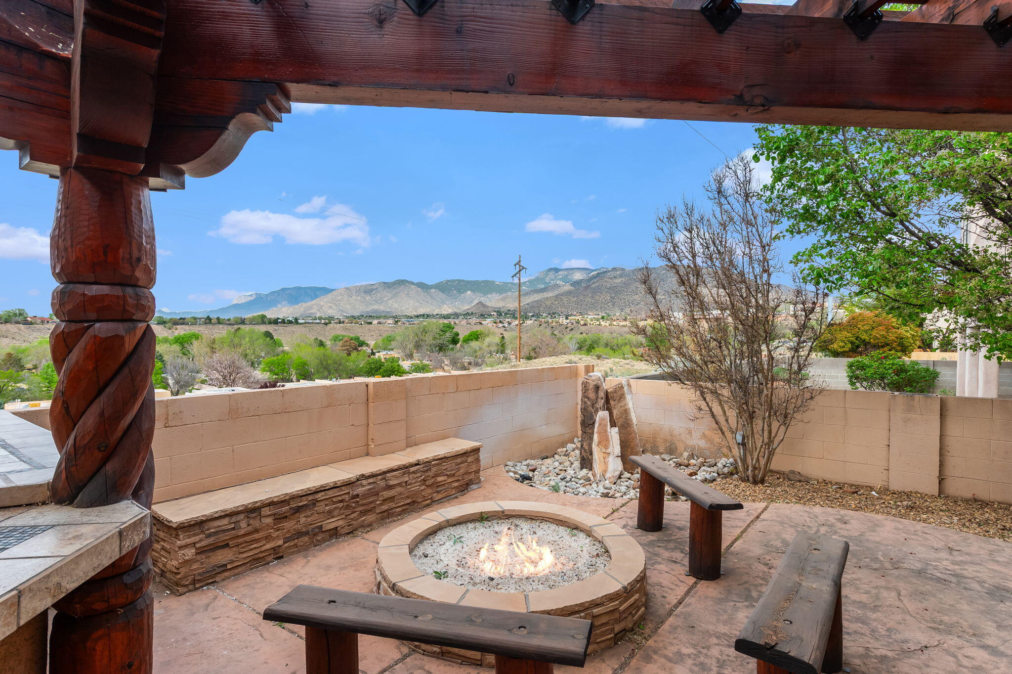 901 Calle Coronado SE