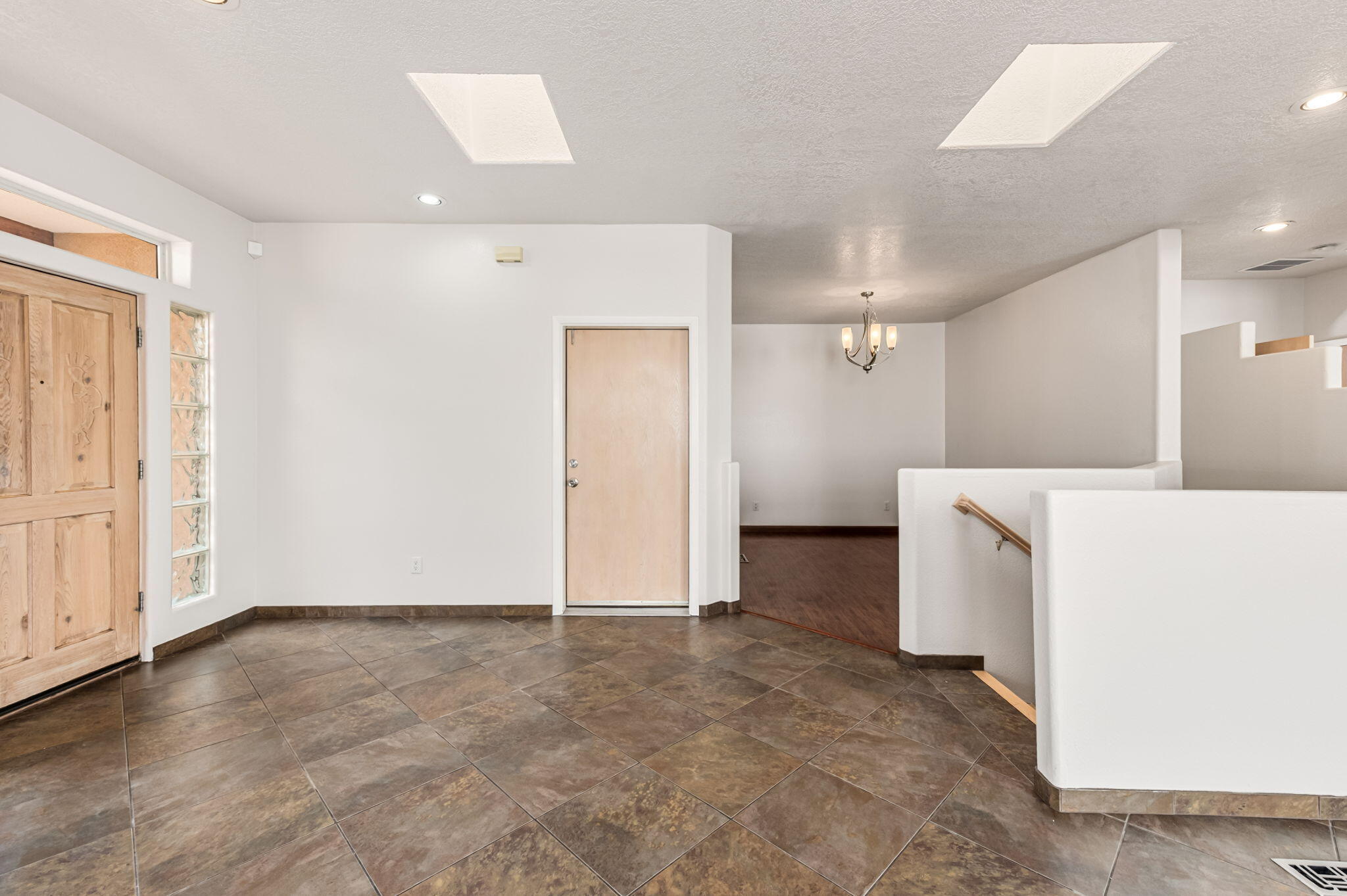 901 Calle Coronado SE