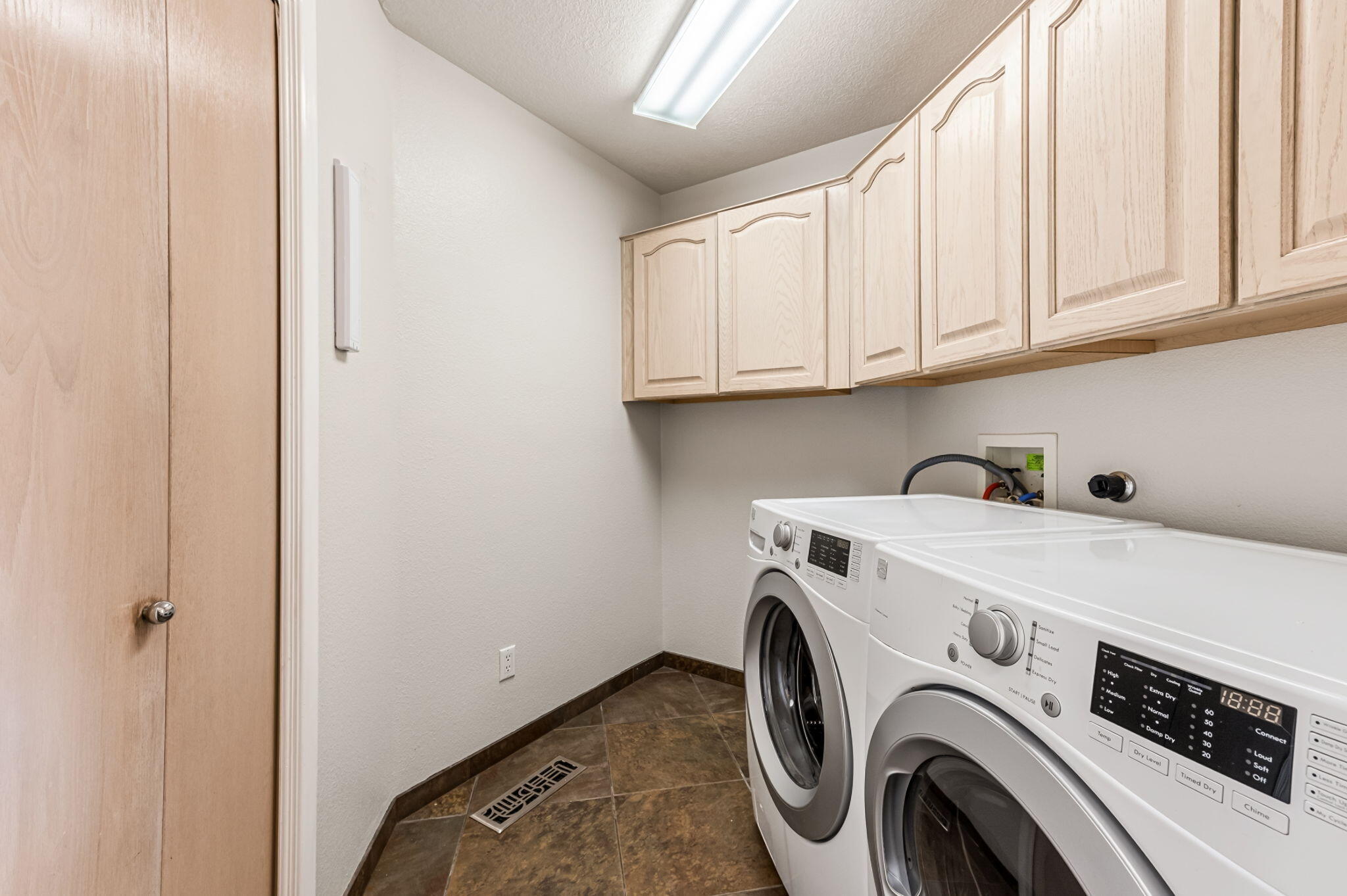 901 Calle Coronado SE