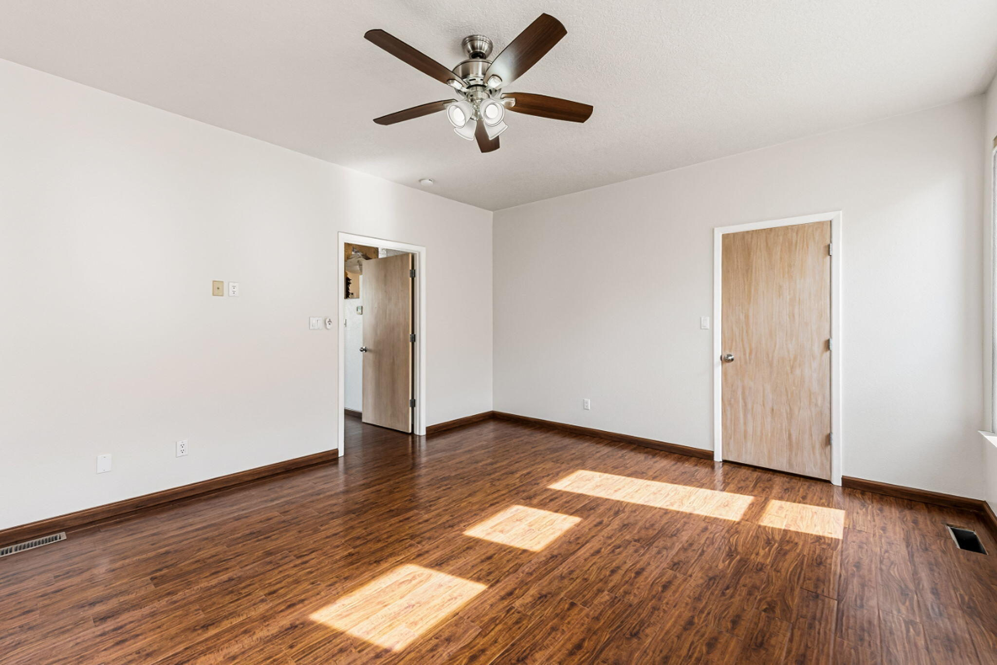 901 Calle Coronado SE