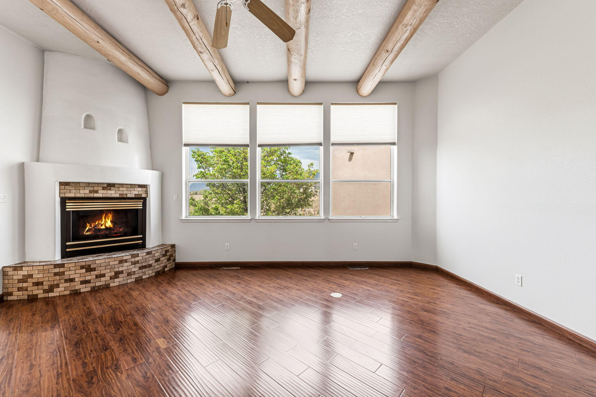 901 Calle Coronado SE