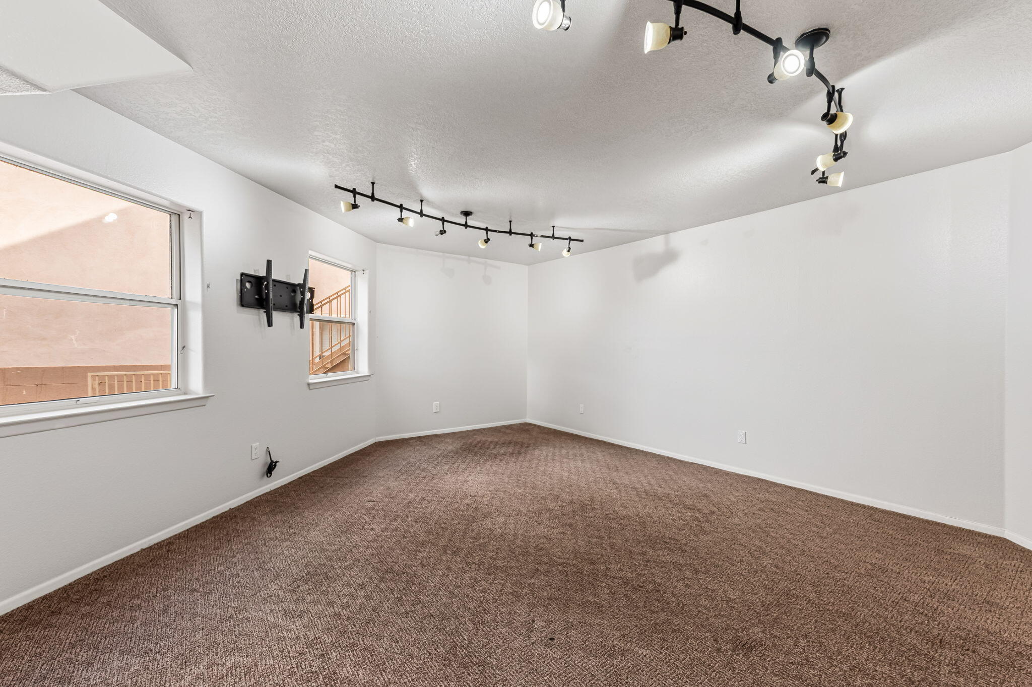 901 Calle Coronado SE