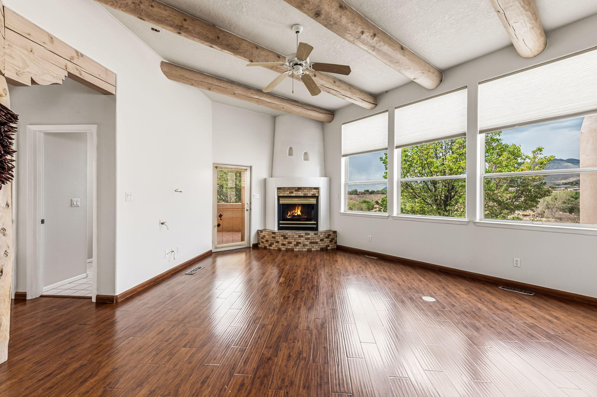 901 Calle Coronado SE