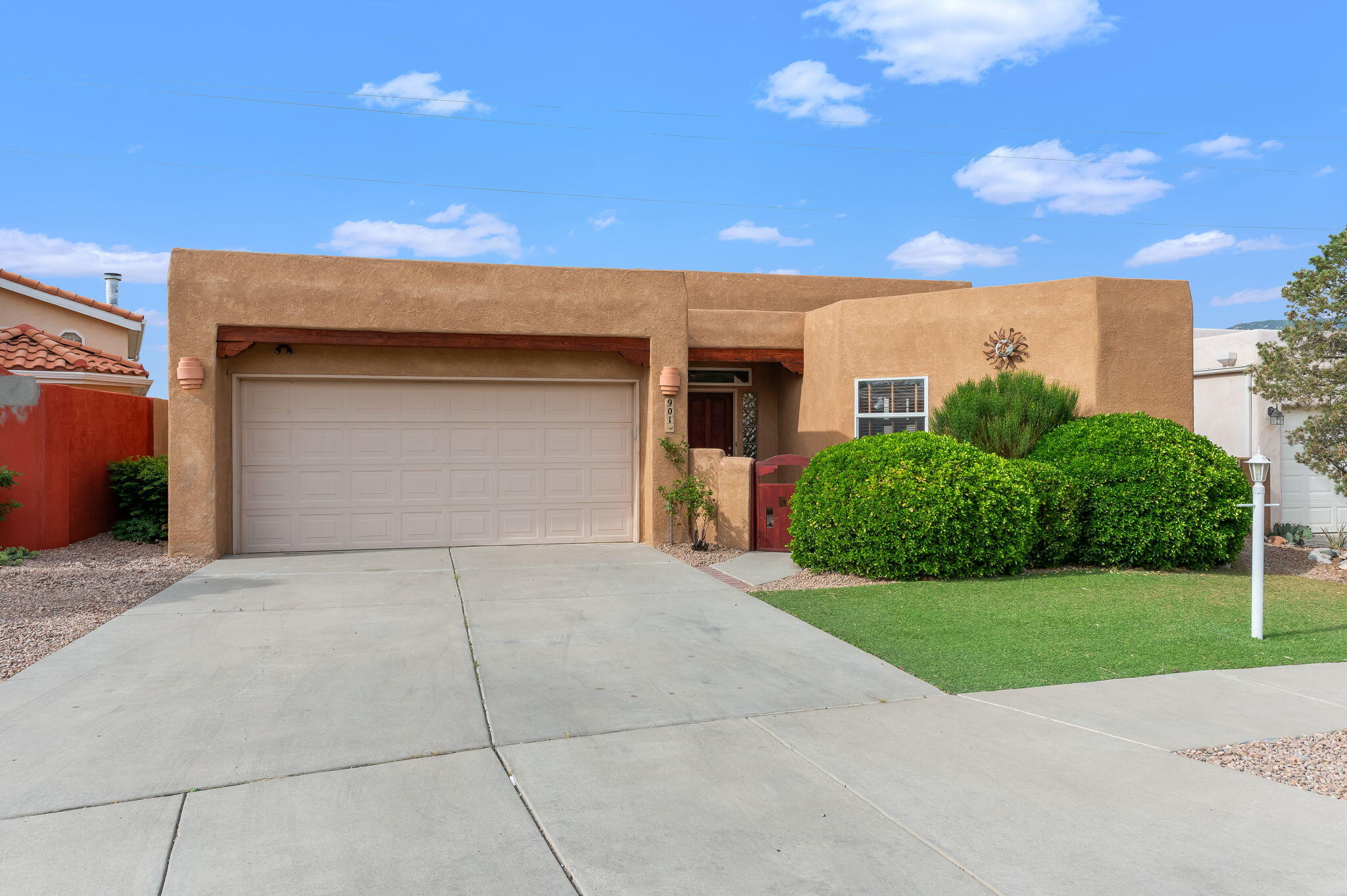 901 Calle Coronado SE