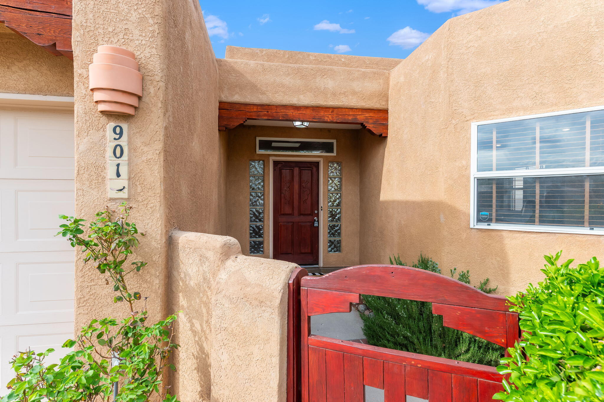 901 Calle Coronado SE