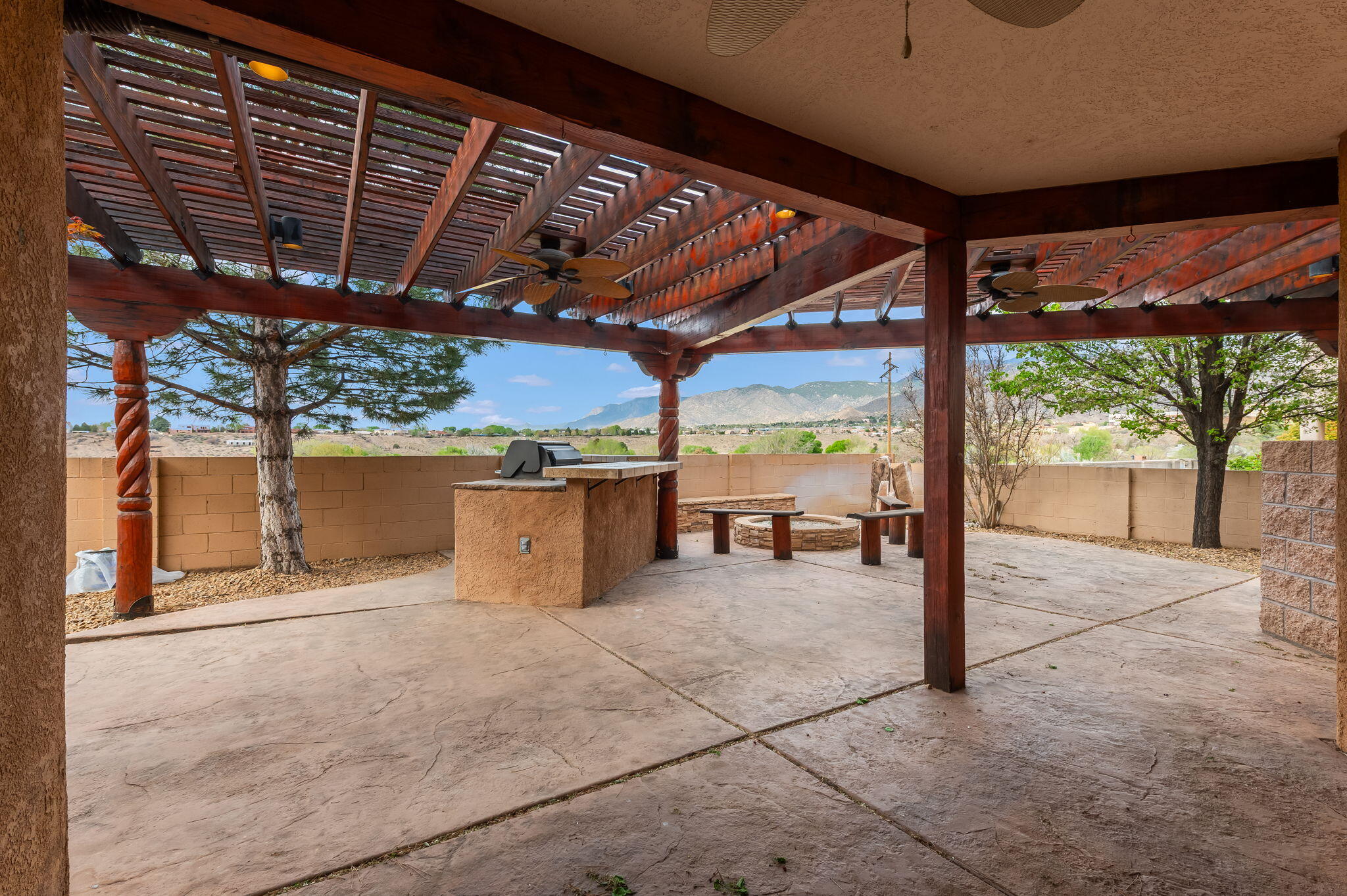 901 Calle Coronado SE