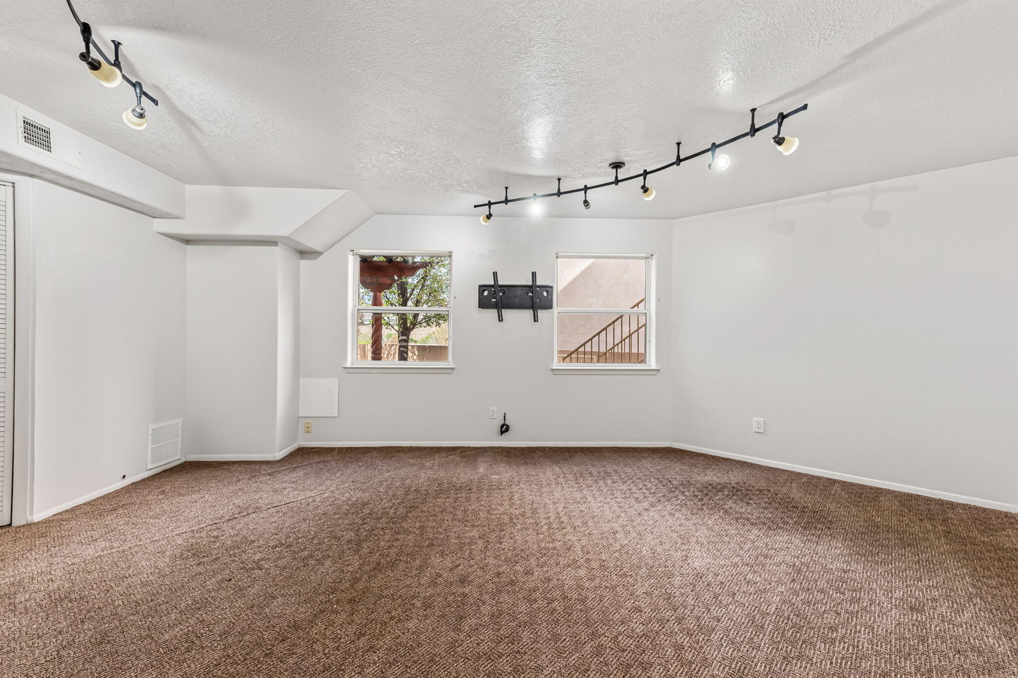 901 Calle Coronado SE