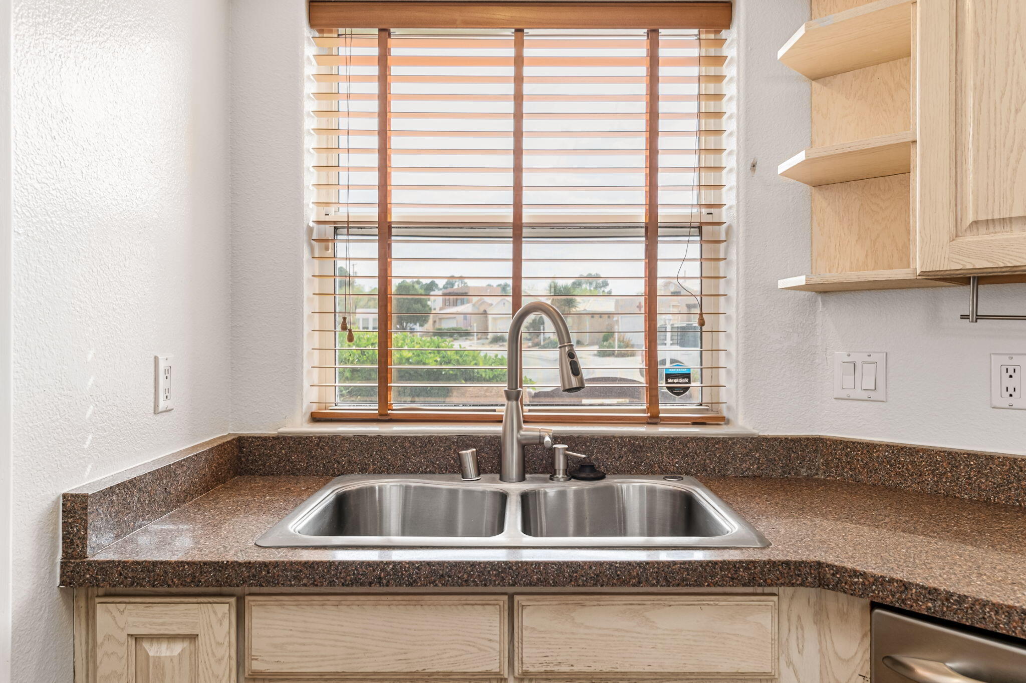 901 Calle Coronado SE