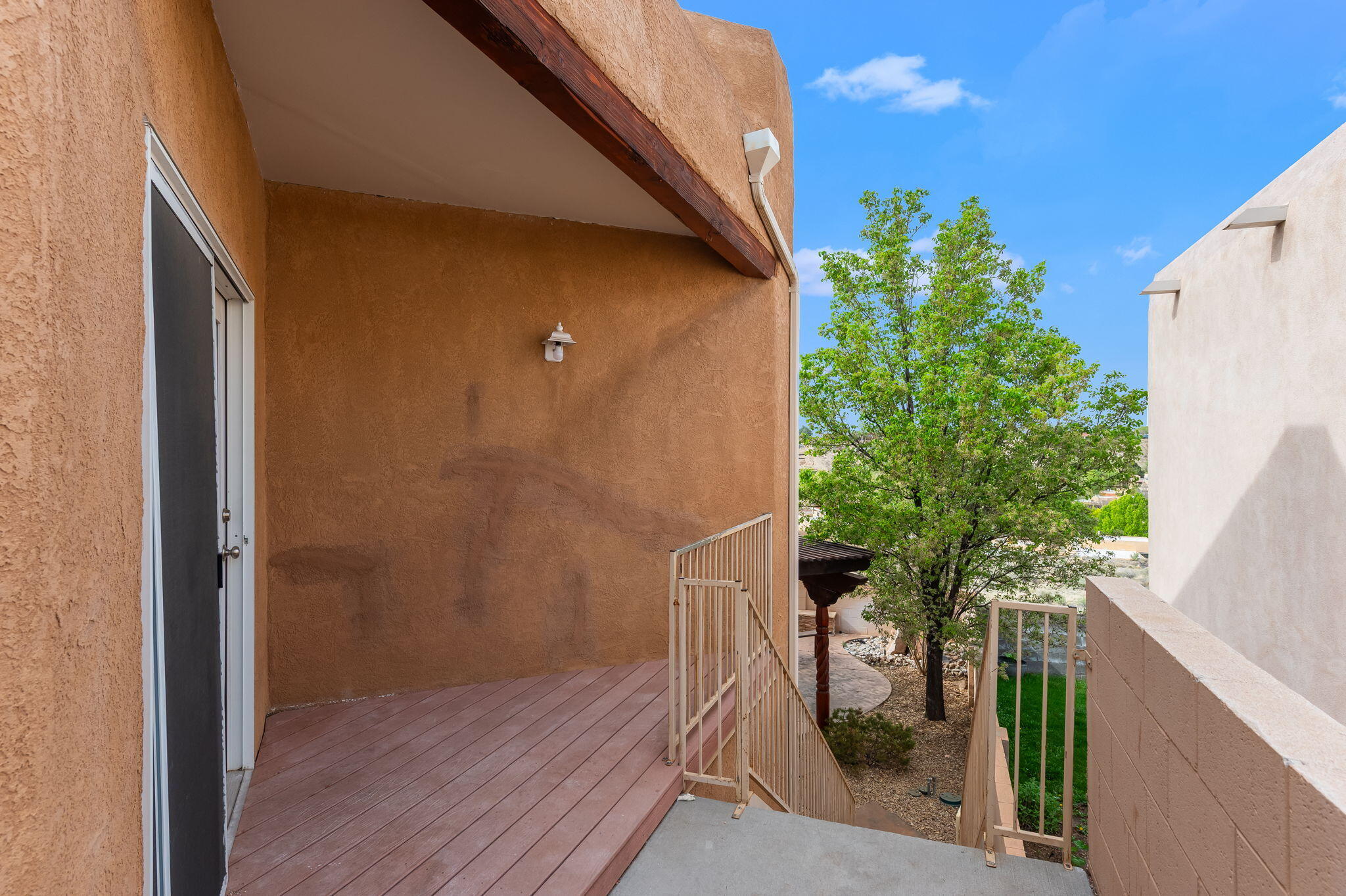 901 Calle Coronado SE