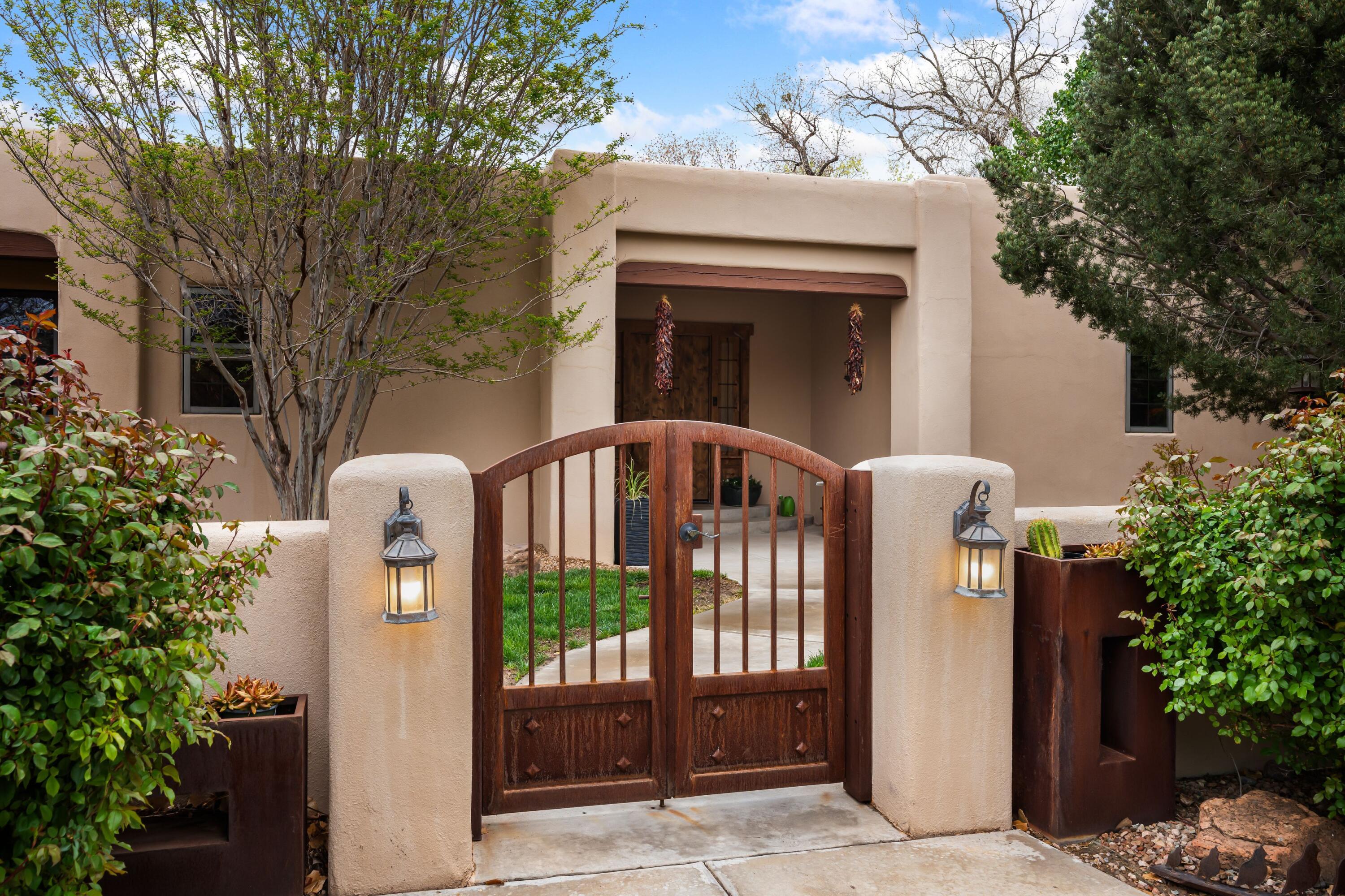 924 Camino Vista Rio