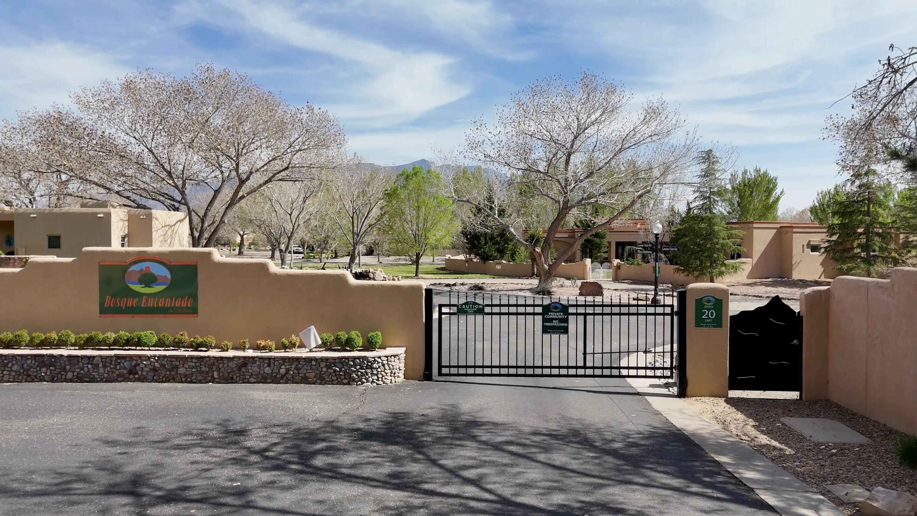 924 Camino Vista Rio