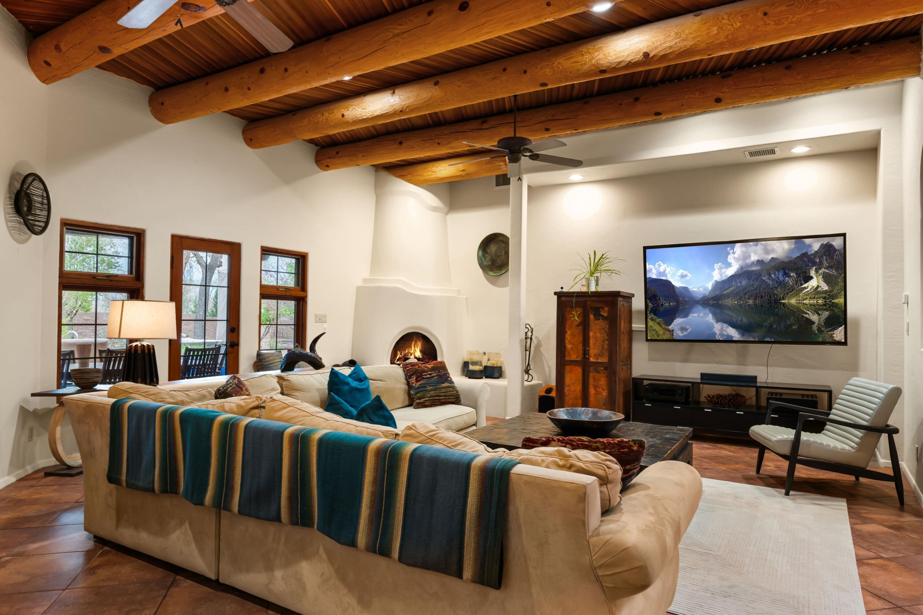 924 Camino Vista Rio