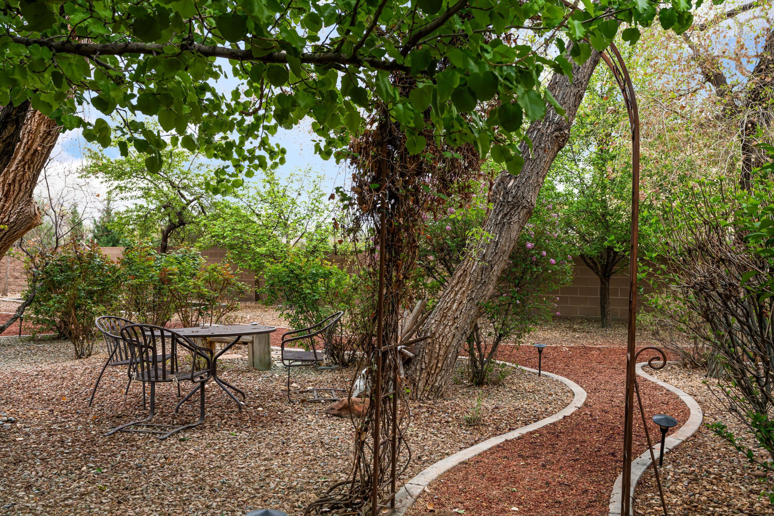 924 Camino Vista Rio