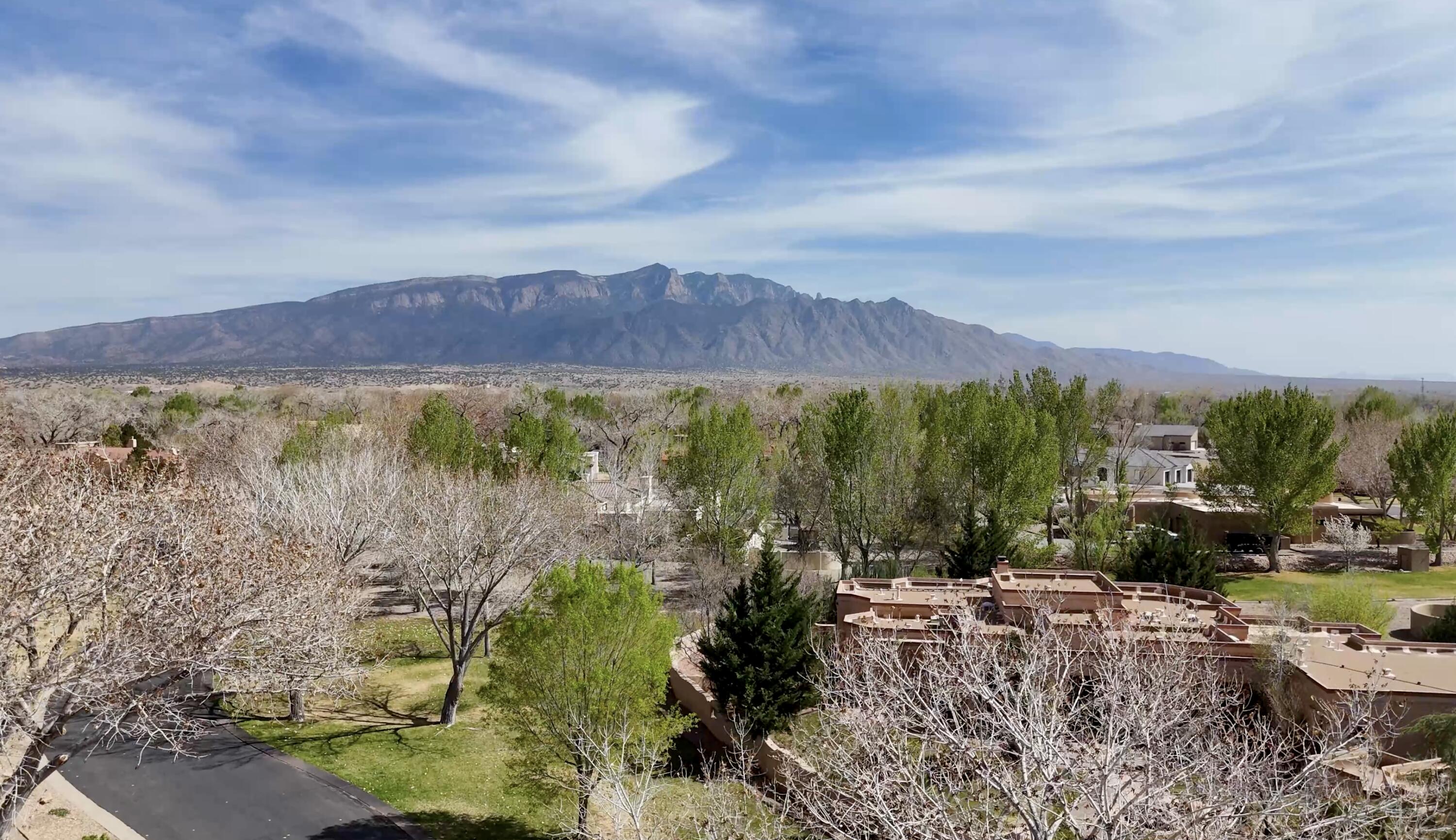 924 Camino Vista Rio