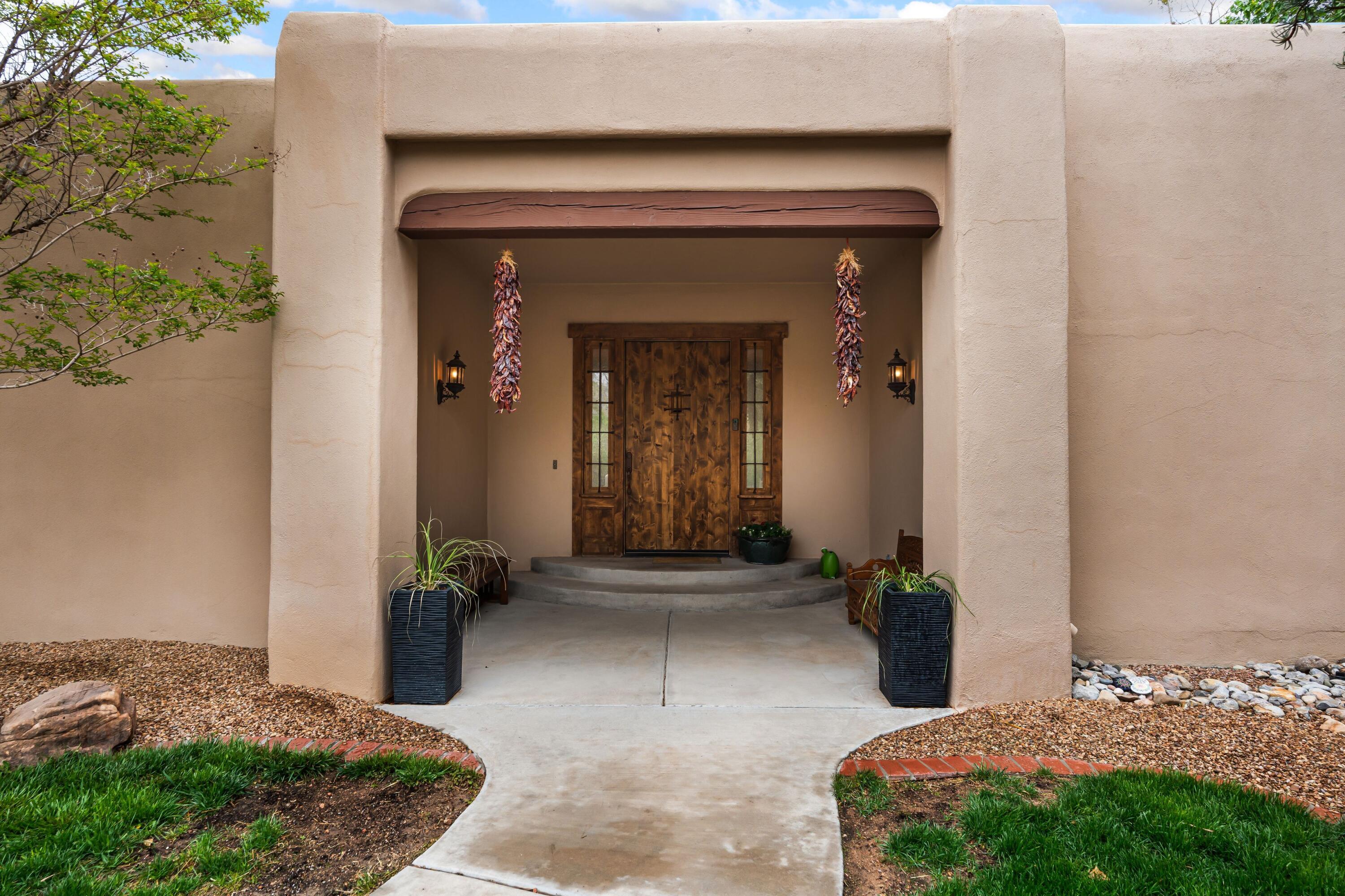 924 Camino Vista Rio