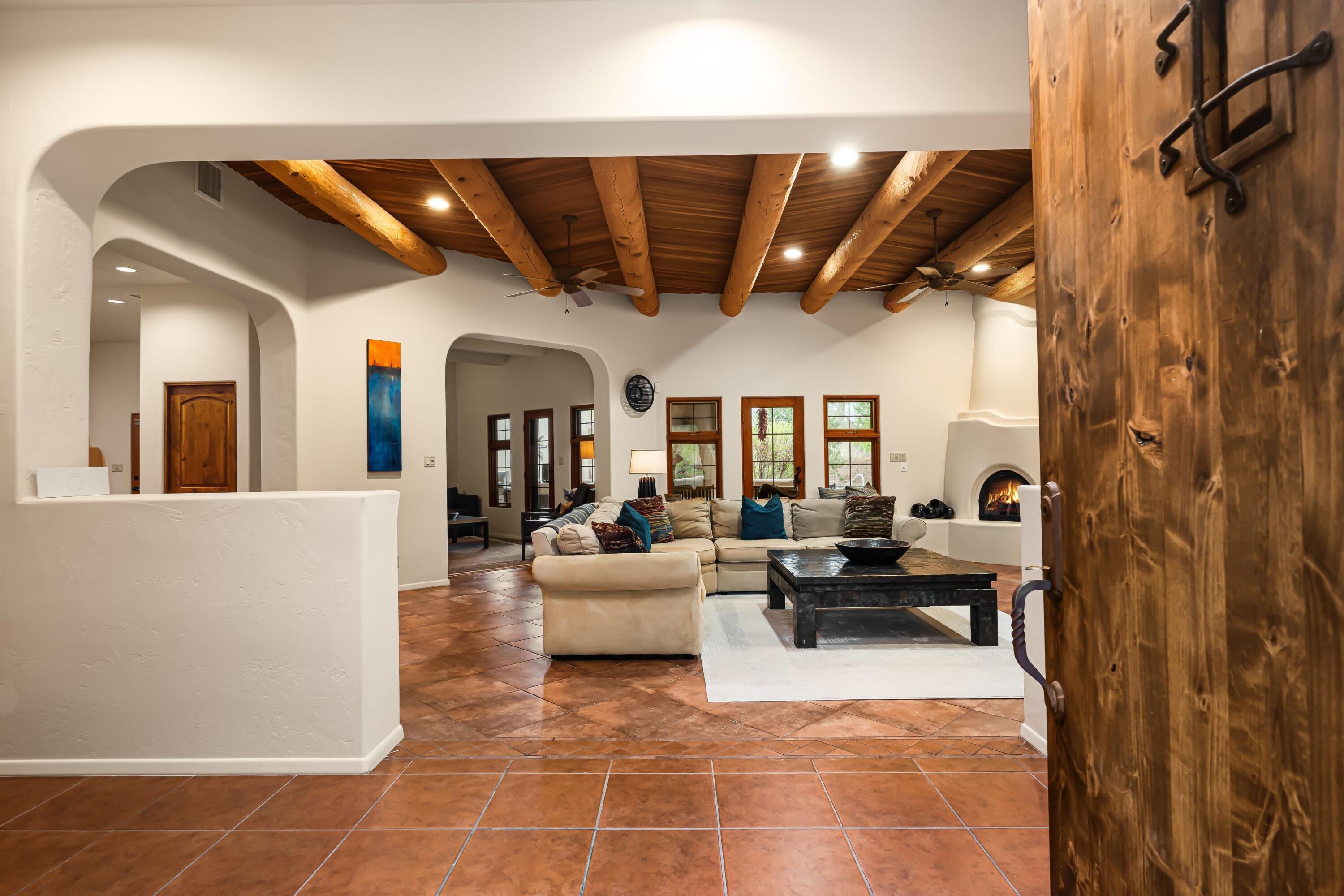 924 Camino Vista Rio