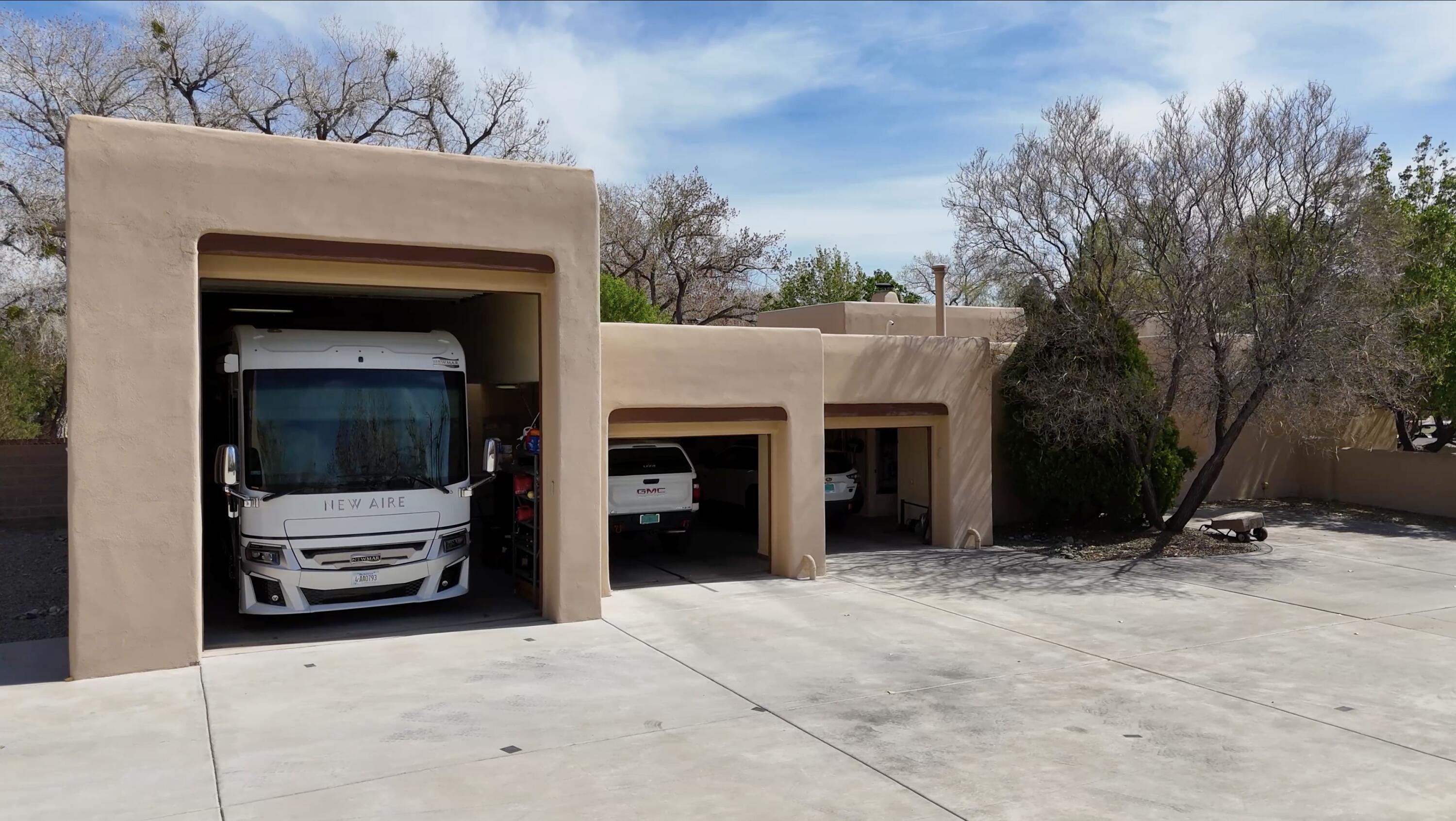 924 Camino Vista Rio