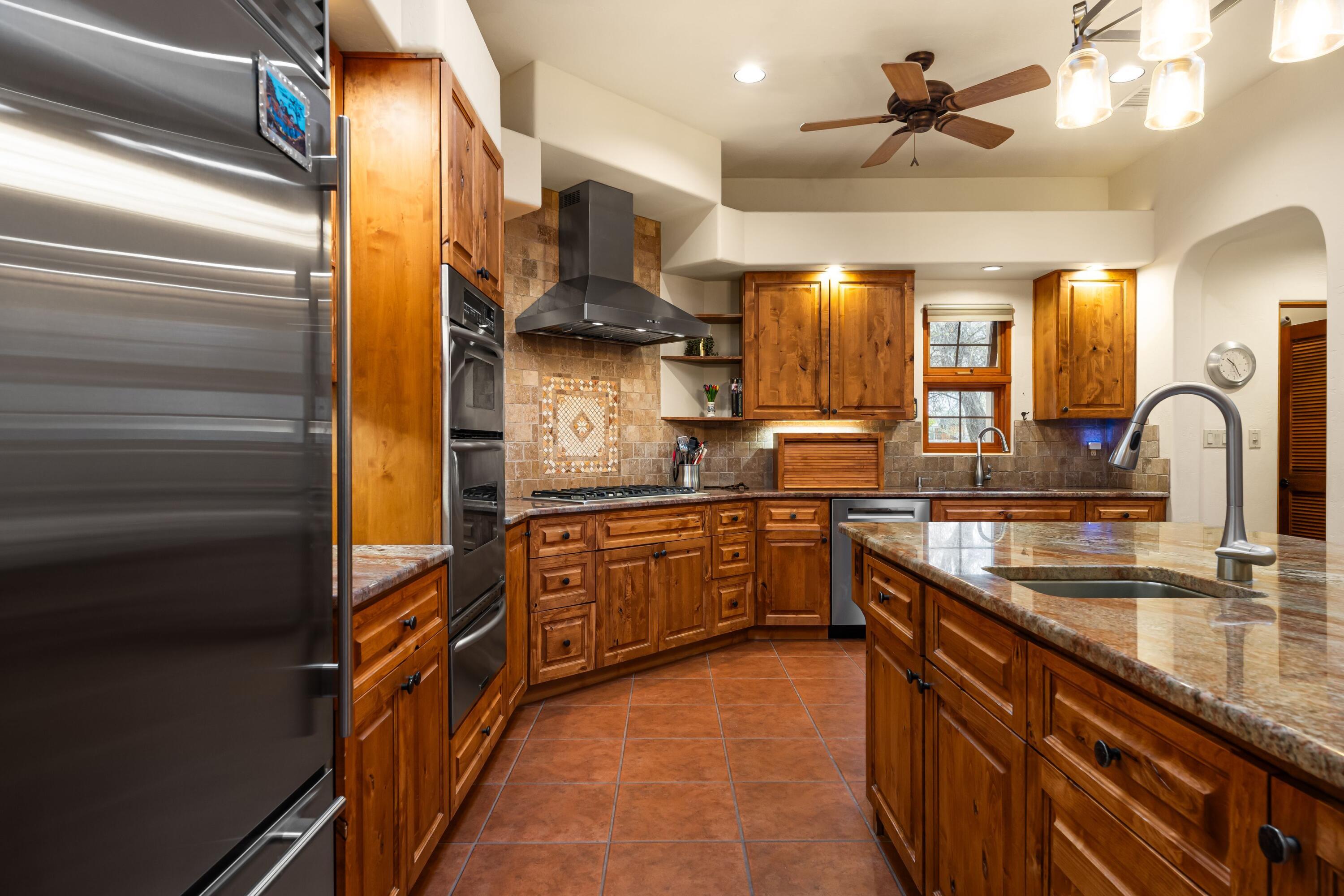 924 Camino Vista Rio