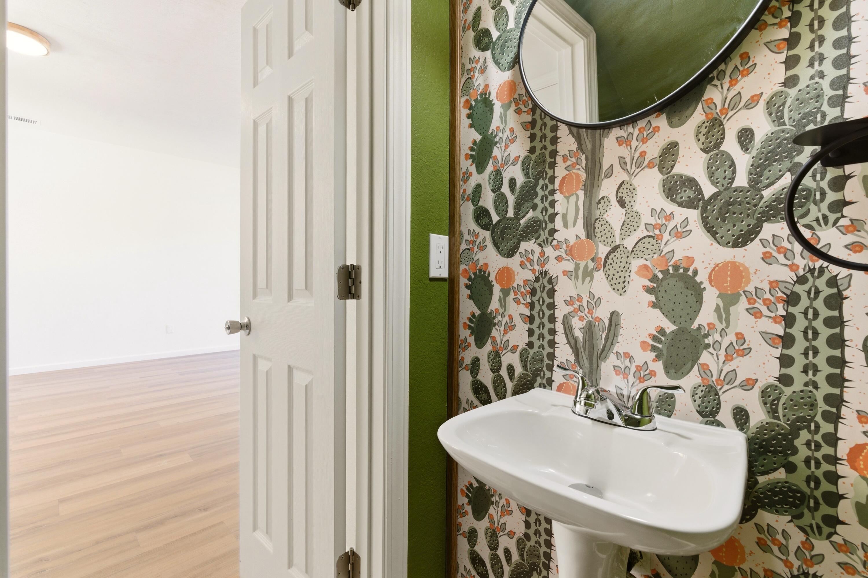 4623 Via Macduffee Road NE