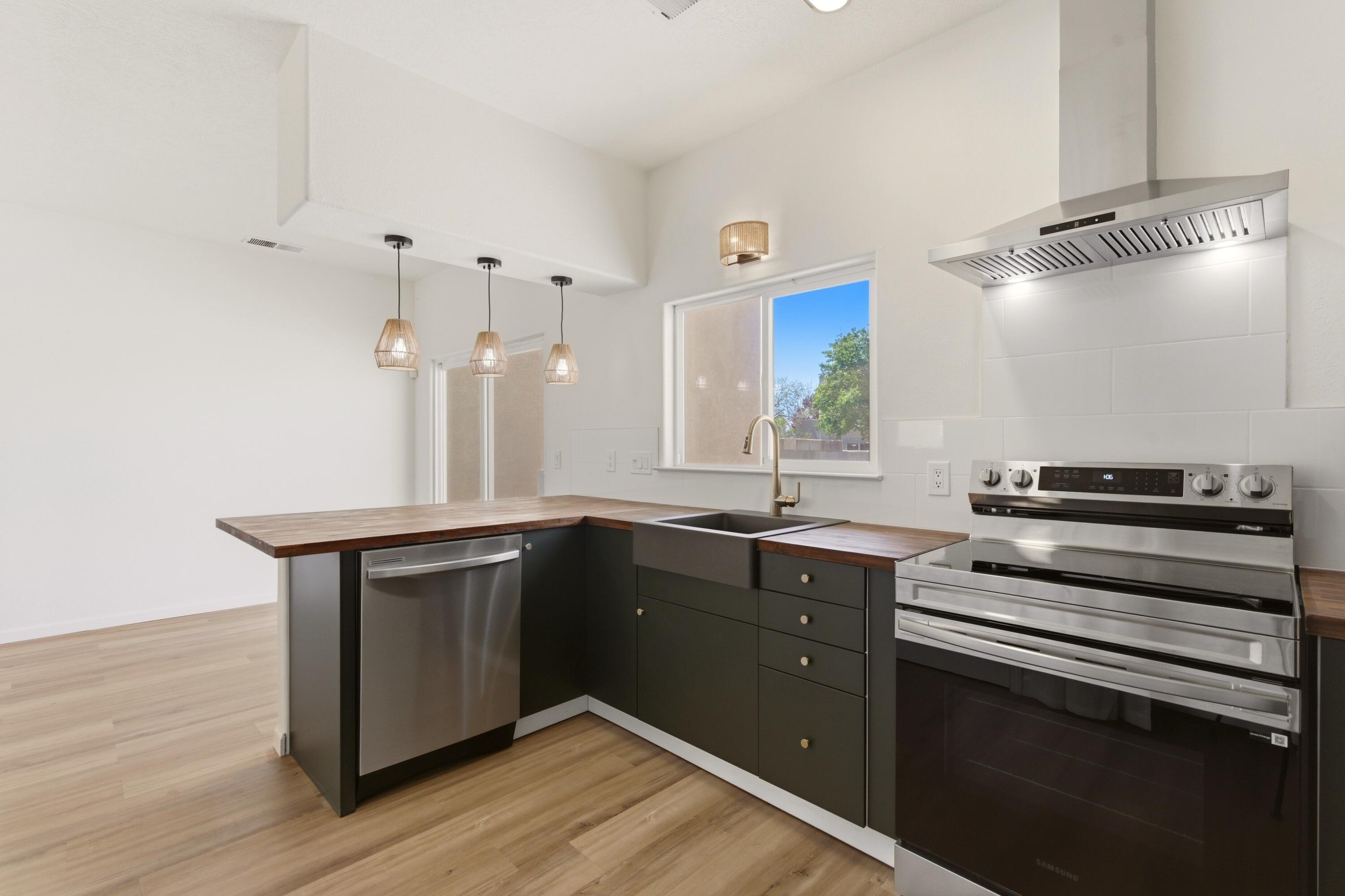 4623 Via Macduffee Road NE